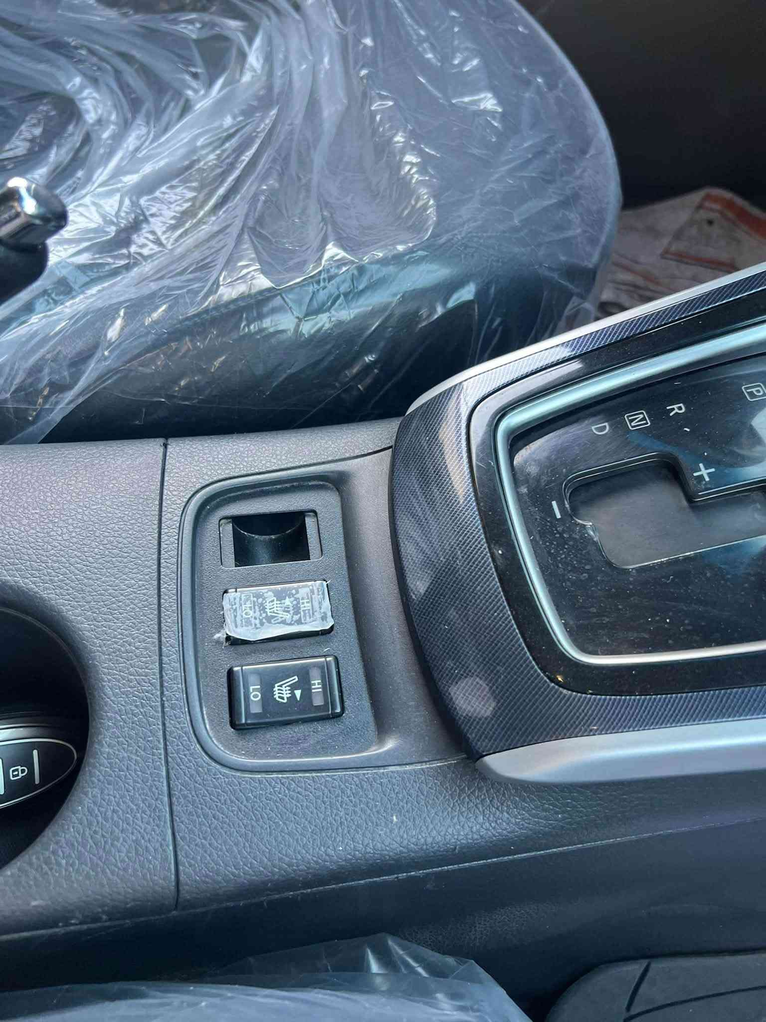 السعر 85 ورقة
نيسان سنترا 
للبيع أو للمراوس 
2017 
فول مواصفات
SR
كشن جلد
رقم جديد
سنويه هزة جديدة 
سيارة جاهزة 
بصمة 
سلايت
تدفئة+تبريد بل كشن 

نضام ECo +sport
ضررها 4 قطع صبغ بلا دواخل
للاستفسار غير متواجد خاص فقط اتصال على الرقم
***********
