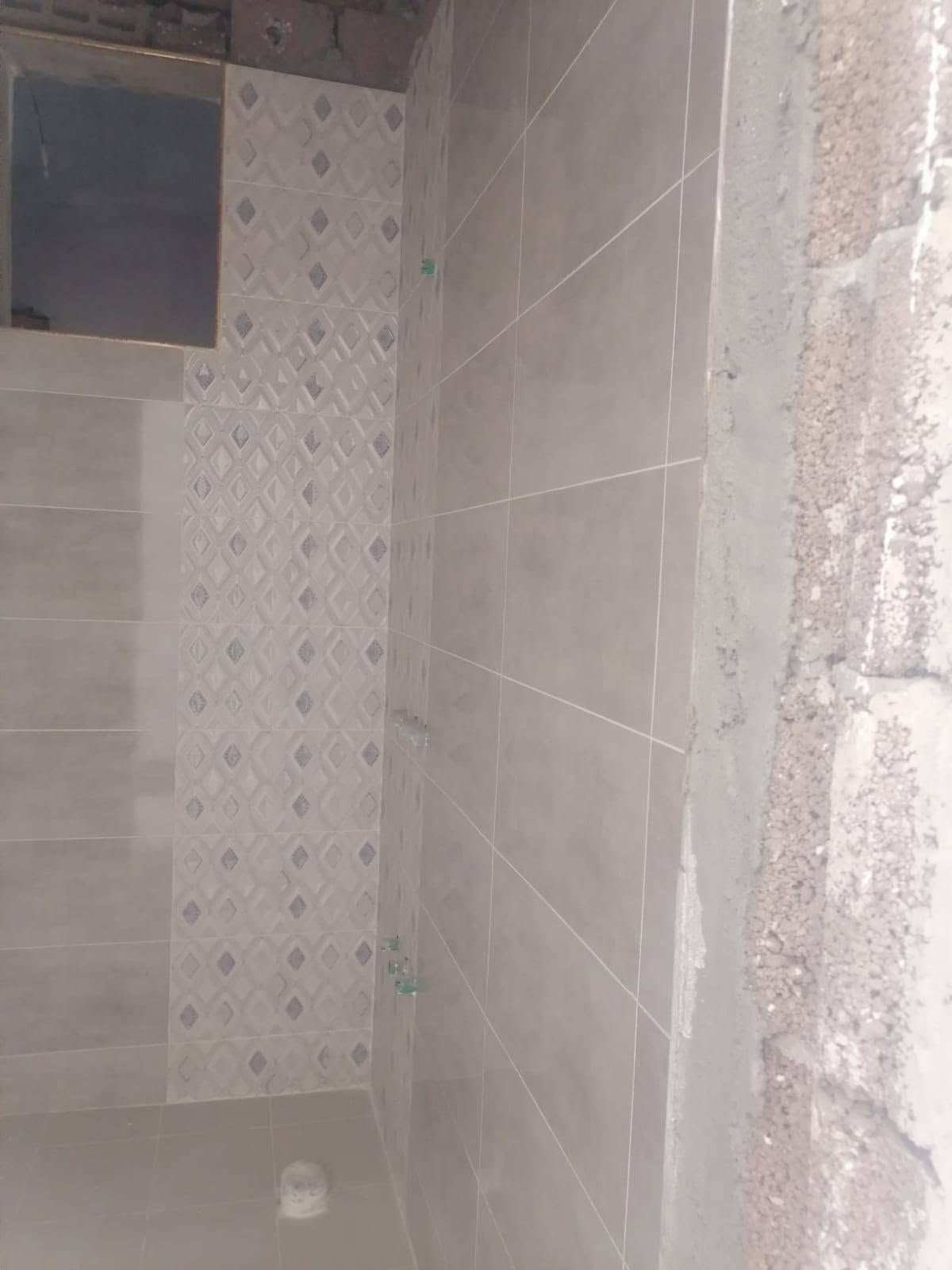 السلام عليكم كادر سيراميك ارضيات جدران شغل تسليم مهندس ***********
