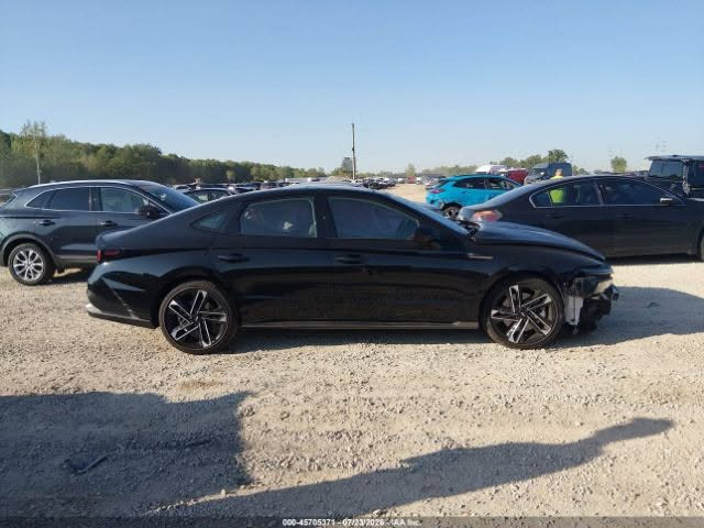 🛑عرض خاص 🛑عرض خاص‼️‼️‼️
نوع السيارة:2026 HYUNDAI SONATA N LINE
نوع الضرر : كما موضح في الصور 
رقم اللوت :45705371
 تاريخ المزاد: بيع مباشر
السعر :105 ورقة فقط

الكمرك صار ويانه عالفاتورة💖
🚘🇺🇸 سيارتك من المزادات الأمريكية… بأمان وثقة وشفافية

شركة السنايا أوتو شركة عراقية رسمية ومسجّلة في جميع دوائر الدولة منذ عام 2010، ومتخصصة باستيراد السيارات من جميع الولايات الأمريكية، ووكيل حصري لأغلب شركات الشحن العالمية.

نقدّم للزبون خدمة متكاملة تبدأ من اختيار السيارة وفحص تاريخها، مرورًا بالشراء والشحن والتخليص الجمركي والتصليح، ولغاية استلامها بكل أمان.

🎁 تقرير CARFAX مجانًا قبل الشراء
للتأكد من تاريخ السيارة، وقراءة العداد، والحوادث المسجّلة، وعدد المالكين قبل اتخاذ قرار الشراء.

🚢 شحن عالمي موثوق
نوفر خيارات شحن آمنة وأسعارًا تنافسية، مع متابعة مستمرة للسيارة حتى وصولها.

🔧 خدمة تصليح متكاملة
تصليح السيارات بأعلى معايير الجودة وبأنسب الأسعار، تحت إشراف فريق متخصص يهتم بأدق التفاصيل.

🛃 تخليص جمركي أصولي
تخليص السيارات من جميع المنافذ الحدودية، وتسجيل المعاملة على المنصة الرسمية، واحتساب الرسوم الجمركية على سعر الفاتورة الرسمية.

✅ شركة رسمية ومسجّلة منذ عام 2010
✅ وكيل حصري لأغلب شركات الشحن العالمية
✅ تقرير CARFAX مجاني قبل الشراء
✅ عرض أضرار السيارة وتفاصيلها بكل وضوح
✅ إجراءات رسمية وموثّقة تحفظ حقوق الزبون
✅ متابعة المزايدة والشحن حتى وصول السيارة
✅ تصليح بأعلى جودة وأنسب الأسعار
✅ تخليص جمركي من جميع المنافذ الحدودية
✅ استيراد من جميع الولايات الأمريكية

📍 المقر الرئيسي – بغداد:
المنصور، تقاطع سيد الحليب باتجاه المأمون، مجاور جامع المأمون
📞 ***********
📞 ***********

📍 فرع الموصل:
📞 ***********

📍 فرع البصرة:
📞 ***********

📍 فرع كركوك:
📞 ***********

🔜 قريبًا افتتاح فروعنا الجديدة في:
📍 كربلاء المقدسة
📍 النجف الأشرف
📍 الديوانية
📍 الناصرية

السنايا أوتو — نختار، نفحص، نشتري، نشحن، نخلّص ونصلّح… وإنت تستلم سيارتك براحة وأمان.

خبرة منذ عام 2010… وثقة تمتد من المزاد حتى باب بيتك. 🤝🇺🇸➡️🇮🇶

#السنايا_أوتو #كارفاكس_مجانا #مزادات_أمريكا #استيراد_السيارات #وارد_أمريكي #شحن_عالمي #تخليص_جمركي #تصليح_السيارات #سيارات_العراق

نص مكتوب في الصور:
- 000-45705371 - 07/23/2026 - IAA Inc.
- 000-45705371 - 07/23/2025 - IAA Inc.