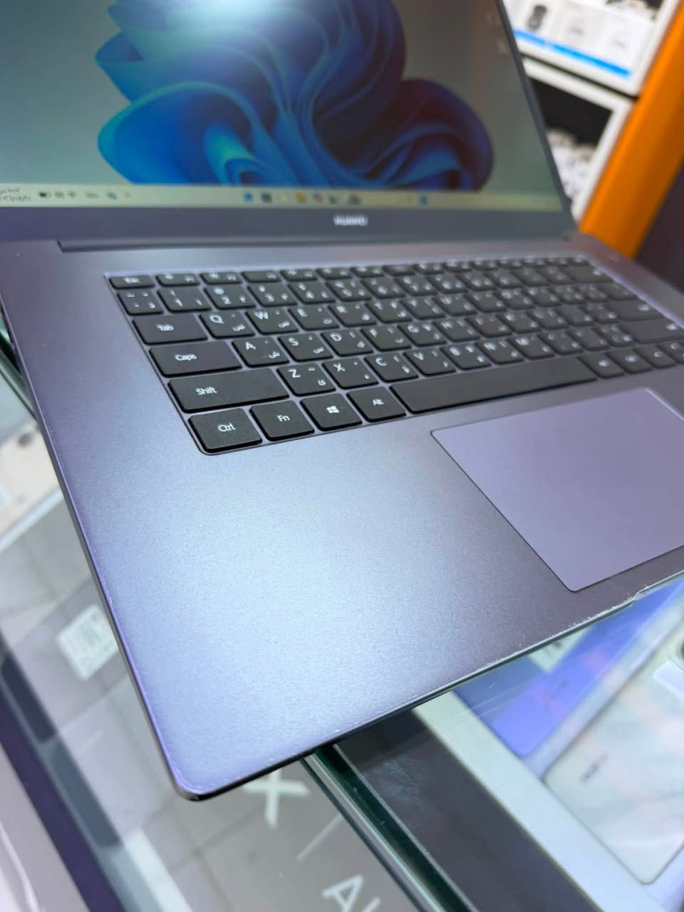 💻 Huawei MateBook D15 – أداء أنيق وعملي
لابتوب هواوي MateBook D15 بتصميم أنيق باللون Space Gray، مناسب للدراسة والعمل والاستخدام اليومي.

🔹 المعالج: Intel Core i5-10210U
🔹 الرام: 8GB RAM
🔹 التخزين: 512GB SSD
🔹 الشاشة: 15.6 إنش
🔹 كرت الشاشة: Intel UHD Graphics 620
🔹 اللون: Space Gray
🔹 الموديل: Huawei MateBook D15

⚡ SSD سريع للإقلاع وفتح البرامج بسرعة
🎓 مناسب للدراسة والبرامج المكتبية والتصفح والاستخدام اليومي
✨ تصميم نحيف وأنيق من هواوي

السعر : 475 الف 
للتواصل :***********
يتوفر توصيل 🚚
