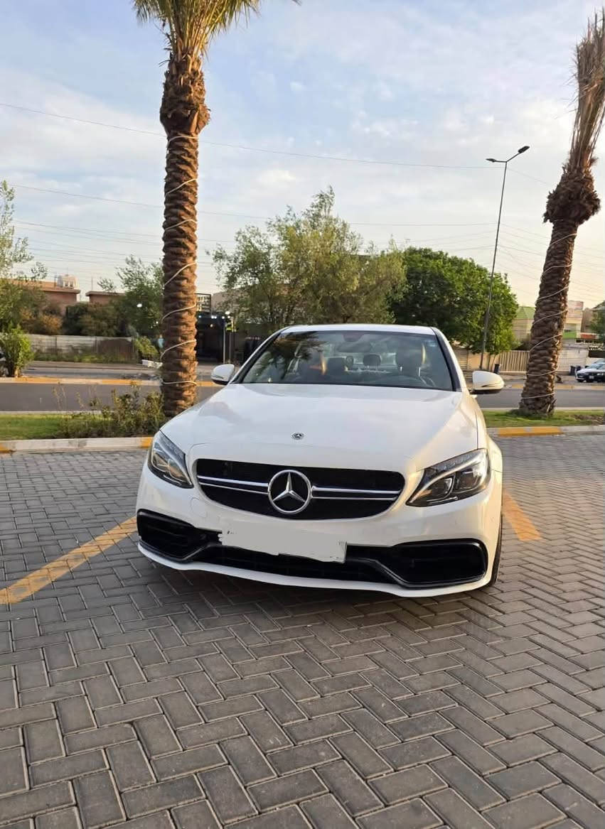 السلام عليكم 
للبيع c300 2018 وارد امريكي 
المواصفات تقريبا فول عدا الدبل ماوس 
حادثها الصندوق والجاملغات الخلفيه الباقي مكفول 
الحوض بي تصليح فقط بدون كص او صبغ  وصور الحادث مرفقه بالمنشور  ورقم الشاصي 
محرك السياره مجفت كامل جديد درجه اولى وبعده تحت الضمان يم شركه برابوس ومسويلها ادامه كامله 
امبدله دعاميه AMG  ووياله وتايرات جدد مال الشكل 
الجديد الداخل البلاد جلد اسود ومغير بدبي للاحمر 
رقم اربيل باسمي الهزه منتهيه  تحويل فقط 
السعر 18000$ وبيها مجال جدا بسيط 
مكانها بغداد حي الجهاد
***********

نص مكتوب في الصور:
- Mercedes-Benz C 300 2018 White 2.0L 4 vin: 55SWF4JB0JU253935 Final bid: $14800