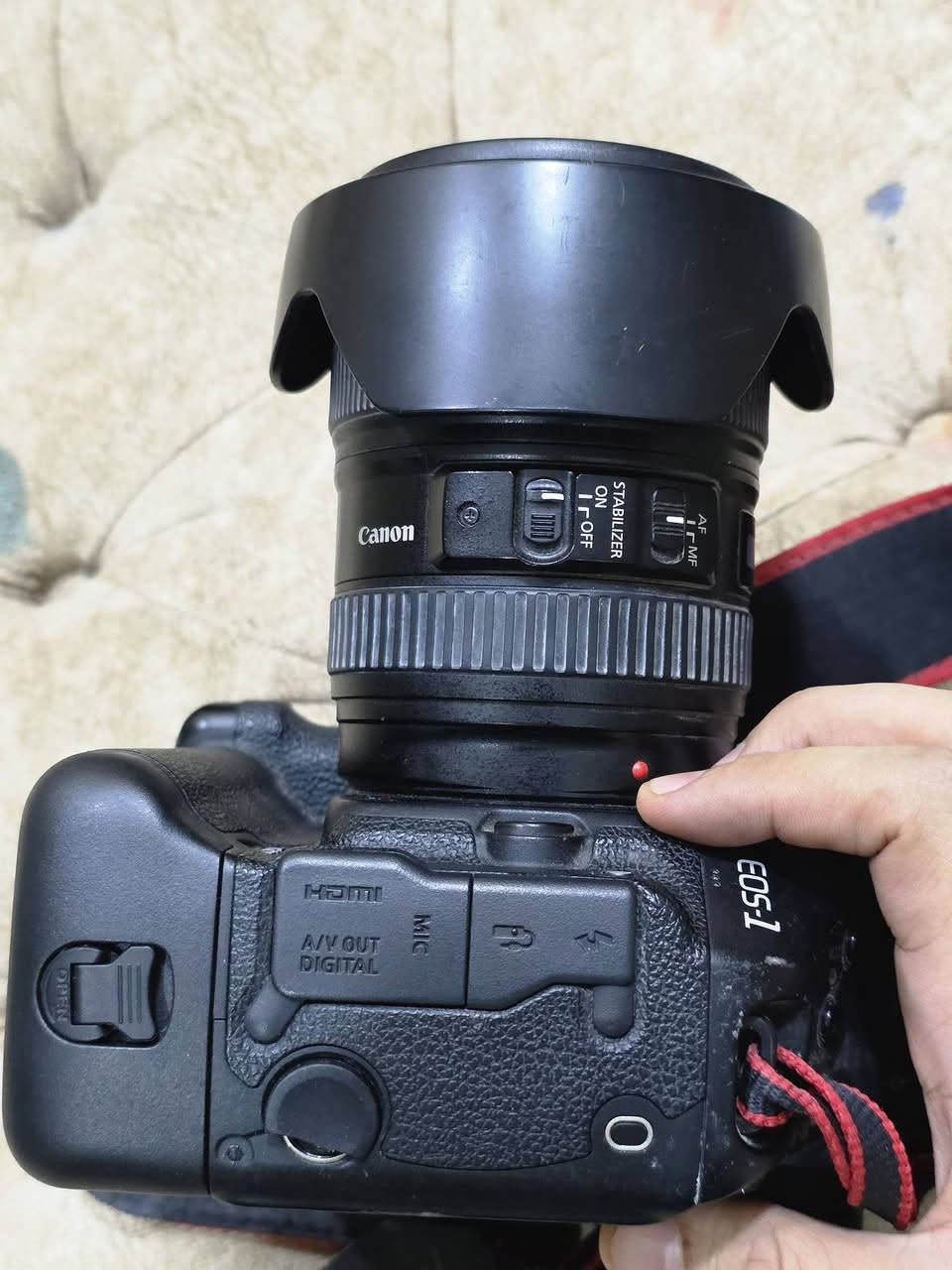 📢 للبيع 🌏 #الديوانية

كاميرا كانون  EOS-1D Mark IV
العدسة 24-105 الاصدار الاول

مع شاحن وثلاث بطاريات 

عدسة كانون 100 - 400 الاصدار الاول 
فتحة العدسة متغيرة فيها مانع اهتزاز 
العدسة غنية عن التعريف 

الضرر: فقط فطر في بدي الكامير كما وضح بالصور 

🟥 للاستفسار مراسلة الصفحة 📨او الاتصال📞 ويتوفر واتساب ⬇️:
***********
***********
