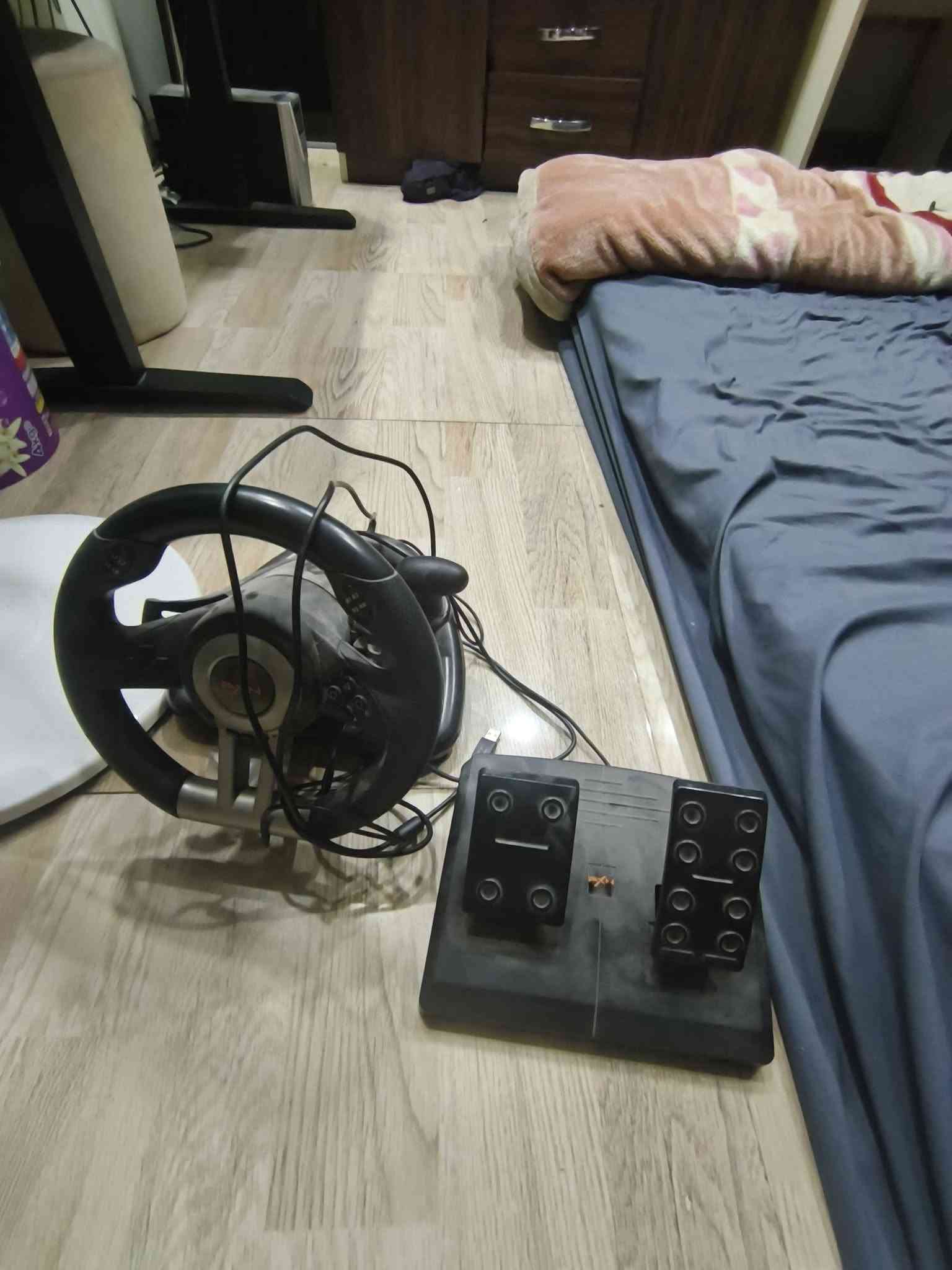 دركسون شركه بكسن جهاز 360 نص فره قاعده جلاتينيه تلزك ويه دواسات شغال مابي عيب بسعر 25 رقم تلفوني الي يريد يتواصل ***********
