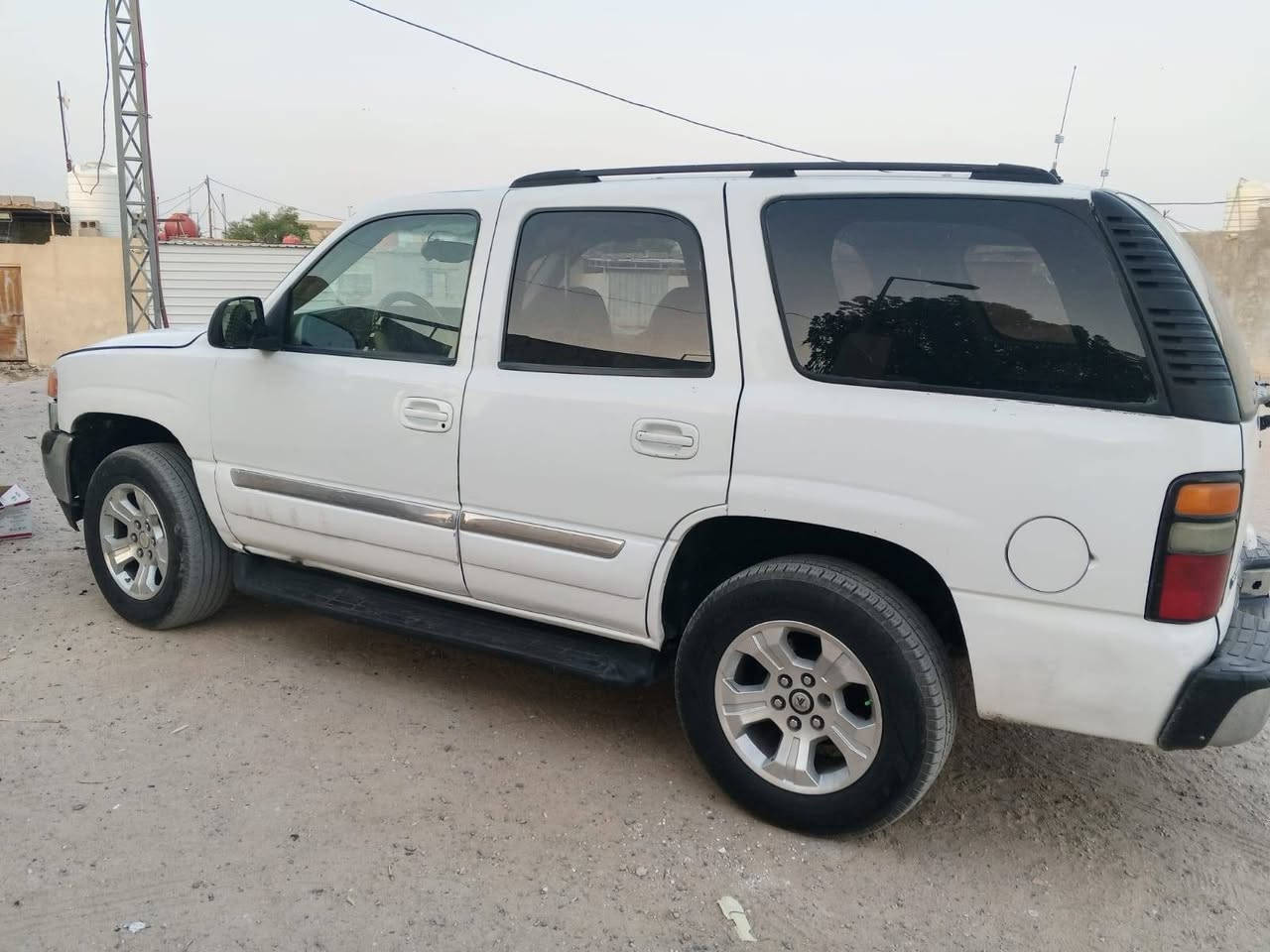 السلام عليكم جمسي الفيني للبيع سياره خير من الله حداديه جديده تبريد منضومه كامله توني شادها من طول للطول البدي بي صبغ مكفوله كلبه و كص لايت زنون ناصي عالي شاشه مكاني بصره ***********اي ستفسار اني خادم سعر 75وبيها مجال
