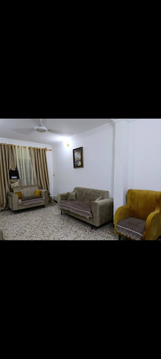 تخم ١٠ مقعد نظيف جدا استعمال قليل السعر ٣٠٠ وبي مجال بسيط
***********
