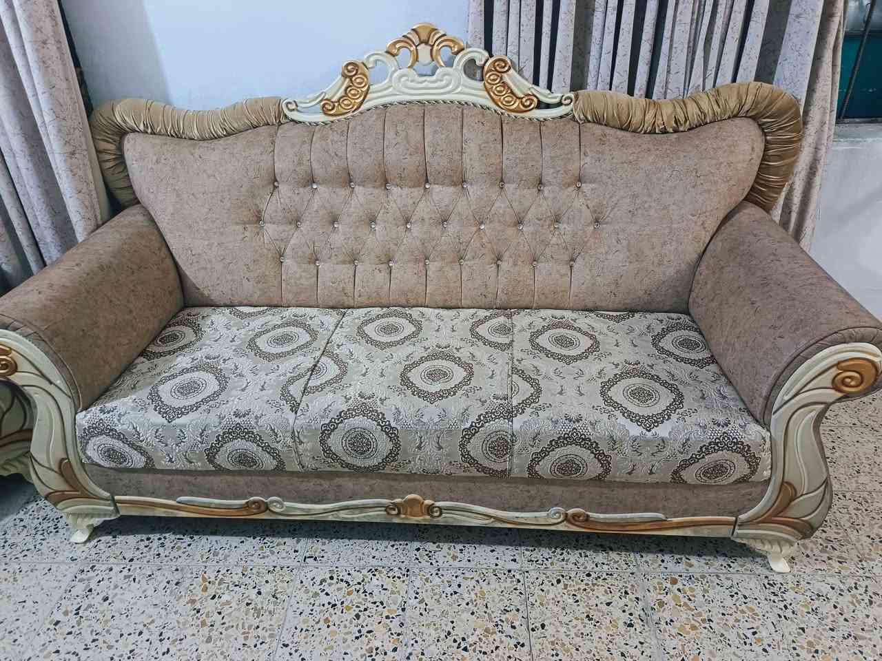 غراض بيت نضيفه تخم احطاطه سبلت 2طن مجمده نضيفه تجميد فول كنتور بوفيه احطاطه متواجد عل فيس و هاذه رقمي ***********
