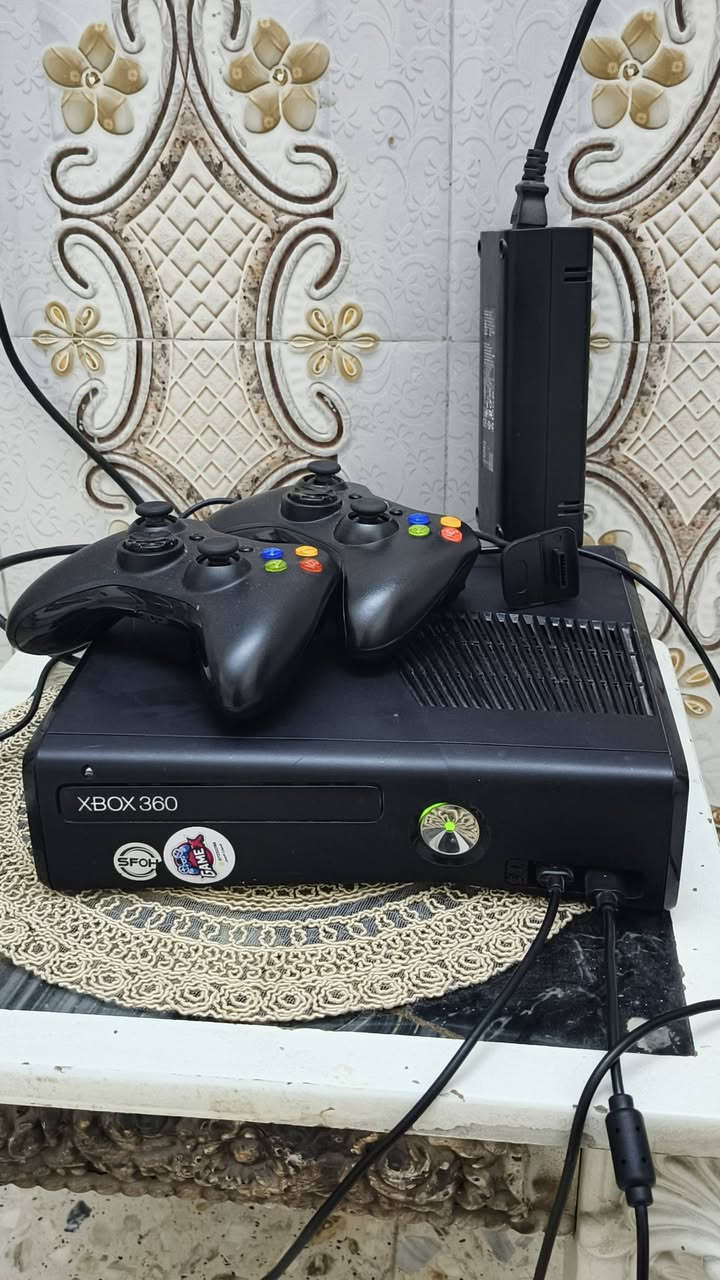 متاح xbox360 مهكر جهاز استخدام شهرين مكفول من كلشي تاخذه بضمانتي بيه جوستكات 2 وبيه 51 لعبه جان محمل 258 لعبه وحذفت منهن
السعر 125 وبي مجال 
مكان مدينة الصدر 
هـ/***********

