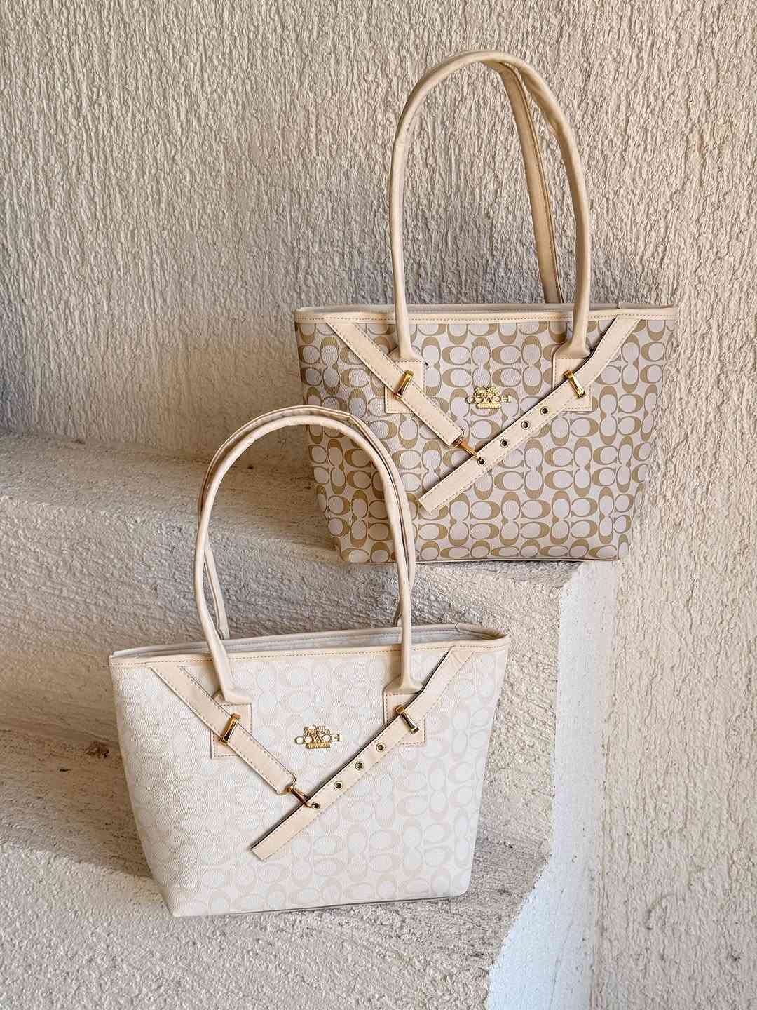 ⁨	✨ ماشا للاحذيه و الحقائب ✨ 

عرض 38cm
ارتفاع 24cm
القاعده 10cm

ماشا للاحذيه و الحقائب 
الديوانيه عفك سوق الجمعه الاول

متوفر توصيل محافضات 
توصيل مجاني داخل عفك 

للحجز دايركت 💌

.
#اكسبلور #عروض #العراق #ماشا_للأحذيه_والحقائب #جاي_من_اكسبلور⁩

نص مكتوب في الصور:
- الوردى نفذ
- ١٠ الف