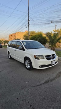 شباب  7راكب 07744442439 دوچ كرفان 2012 السياره بأسمي هزته مساقطه السيا...