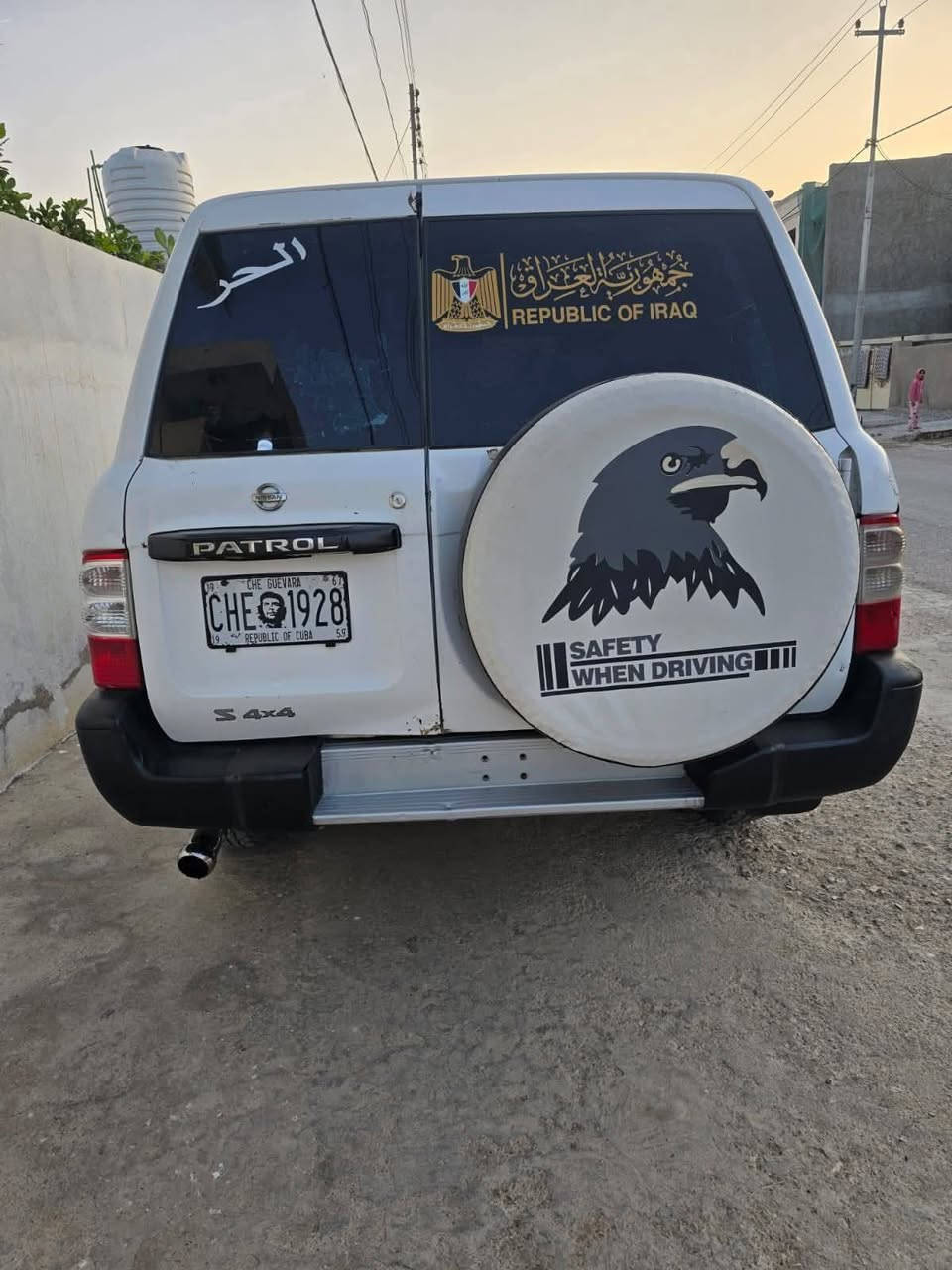 السلام عليكم للبيع او مراوس حسب القناعه نيسان باترول موديل 2002 مزاد بغداد تترقم بغداد ححبيبي 
قطعه ونص صبغ والباقي كفاله مكينه كير لوكير كفاله تخم تاير بالون جاهزه كهربائيات كله شغاله ع البلاد السعر 67$ وبيها مجال قليل مكاني بابل مركز المدينة رقم الهاتف ***********---***********او***********
