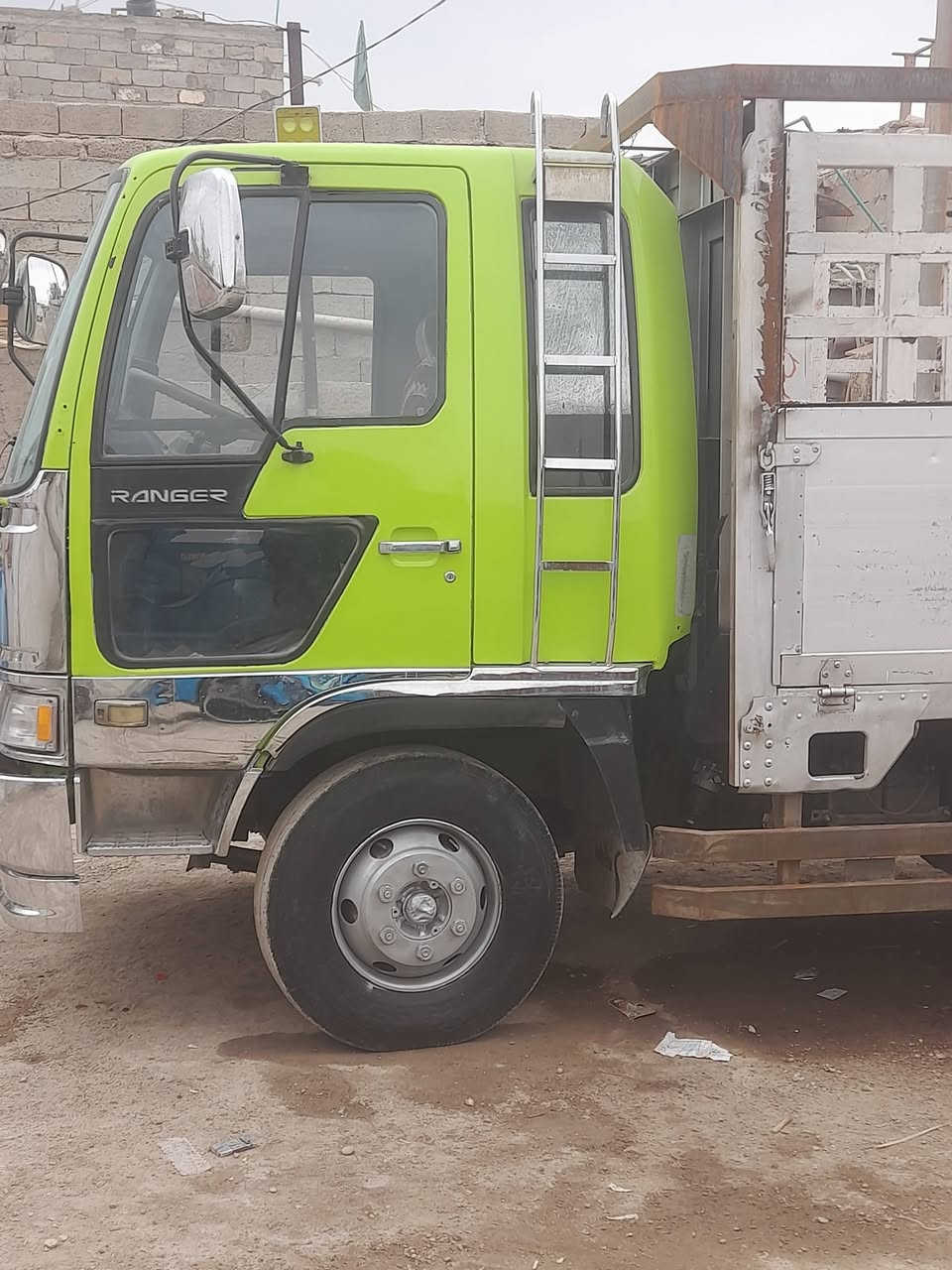 هينو • سته وربع • حدادية جديدة