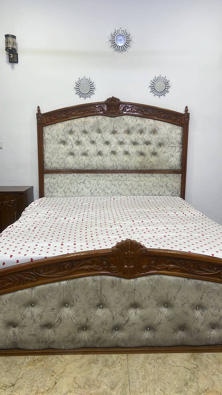 غرفه نوم مستعمله اخت الجديده السعر 900مع الدوشك 
للاستفسار ***********
