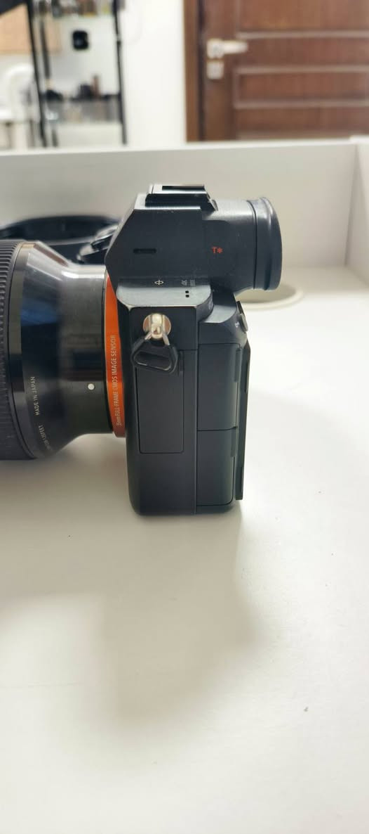 سوني a7iii  بدي فقط مواصفاتها معروفه
شترها 13k كاميرا كلش نظيفة و استعمال قليل و شخصي فقط مابيها اي اضرار كاميرا كل غراضها موجوده كارتونه و شاحنه و بطاريه

سعره 1،300 اي استفسار دايركت او *********** واتساب
