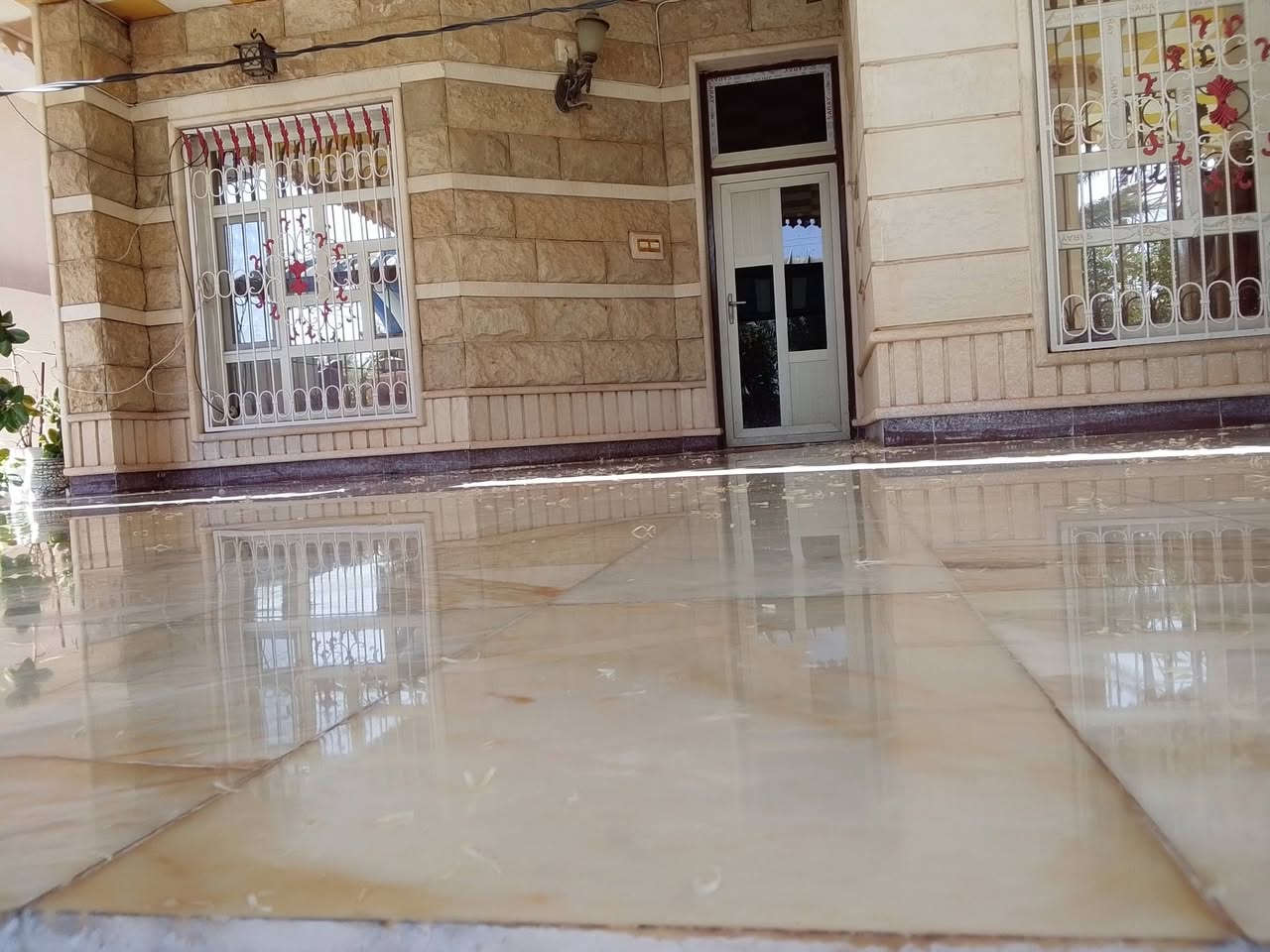 السلام عليكم يوجد جلاية لجلي كافة أنواع الكاشي منه المرمر والكرانيت والموزايك وفي اسعار مناسبة للاستفسار الاتصال على الرقم ***********
