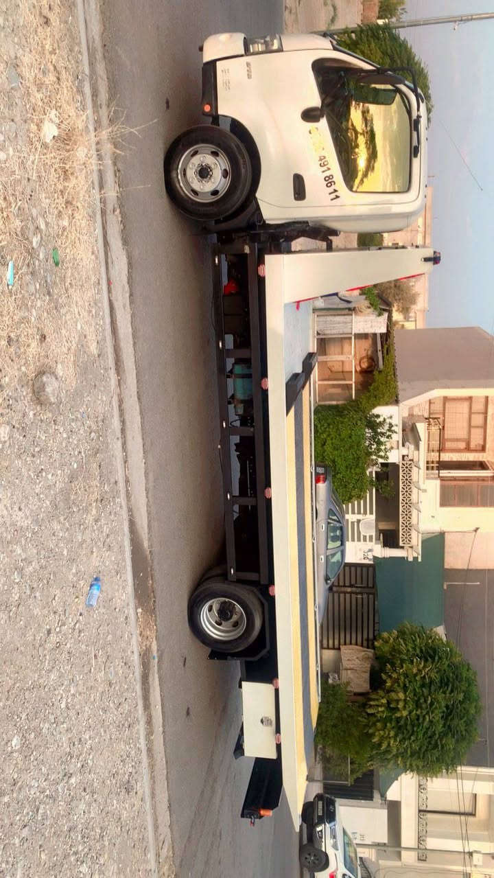 هینو مدیل 2019  ماشیە 240 
بدی نزال 3جکات  کیر معرک کل بشرط  تاخم طایر جدید
رقم موقت ***********

