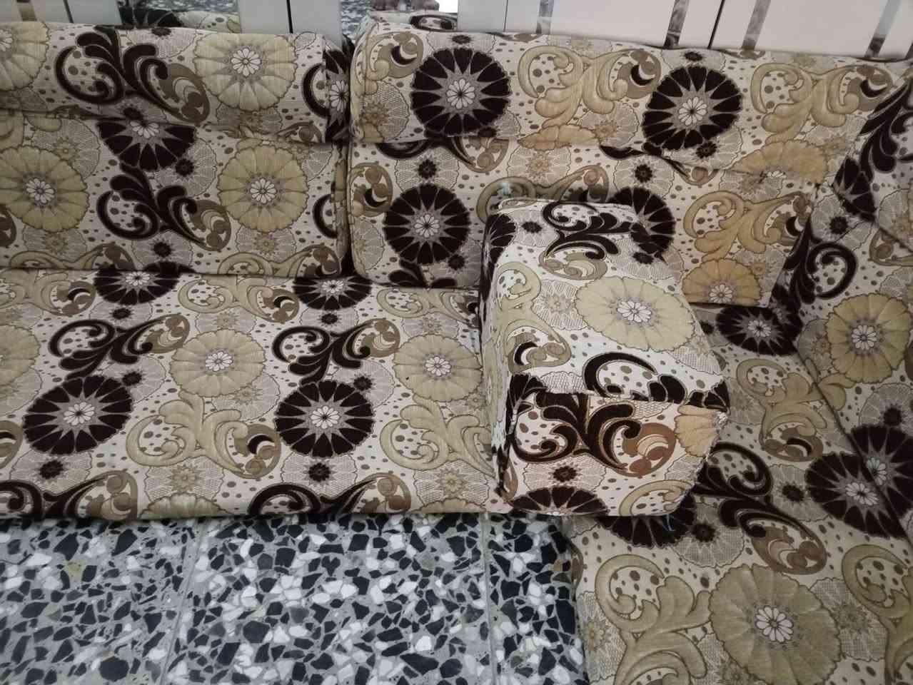 جلسه عربيه ٦ دواشك دواشك ونص وجيهن سعودي نضيفه سعرها ١٦٥ مكانها نجف حي ميسان مقابيل العسكري *********** بيه وتساب النجف, العراق
