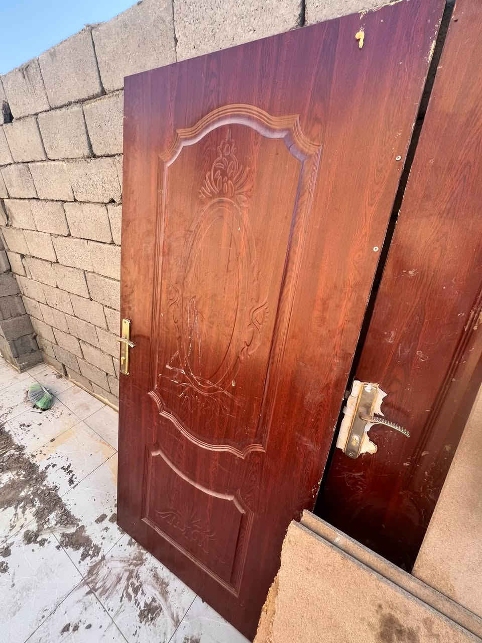 اغراض منزليه للبيع
السلام عليكم مولد استره للبيع شغال ونظيف بوب خشب بدون طلاكه لاكن نظيفات مع كيلون عددهن بابين لون صاج كما في الصوره وباب حديد رئيسي طلاكه وربع مع شباك تفصال سوكي مصبوغات زنجاري بس بيهم تراب
للاستفسار ***********
