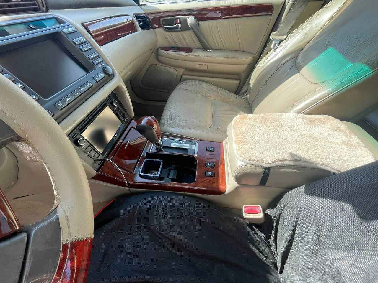 👑 TOYOTA / CROWN / 👑 
ئەم مەلیکەیە بۆ فرۆشتن 🇯🇵 
موسە / تەنها 1 پاچەی بۆیاخە ✅
مۆدێڵ2003✅
ناو زەرد ✅
مواسەفات 3 دوگمە / تراکشن /پەردە سپۆڕت ✅
کوشن جلد ✅
سوکان لێگزز / کارەبایی ✅
مەکینە D4 گەورە ✅
ئاوێنە کارەبا و هیتەر ✅

سەیارەکە بیانو بڕە / کامل سێرڤس کراوە لە نۆزڵ و پلاک و فیت پەمپ و مەسفی / بەشەرتی گێڕ و مەکینە و کامل کارەبایی / بڕغوی نوقسان نیە / کامل کارەبایی ئیش ئەکات و بەشەرت /  سەقفی وەک شوشەیە /1 بۆیاخیەو  تەنها شوێن موسەکان 
تکایە کڕیار نیت پەیوەندی مەکە ...
                                               👑🇯🇵👑🇯🇵👑🇯🇵👑🇯🇵👑46گەڵا و معامەلە
شوێن / سلێمانی 
ژمارە / ***********
