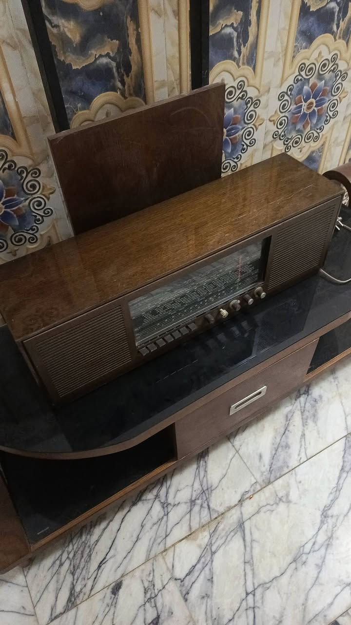 السلام عليكم ورحمة الله وبركاته
راديو خشبي القديم يشتغل كهرباء اصحاب الخبره يعرفونه نضيف جدا جان مضموم جديد السعر 350 مكاني بابل/سدة الهنديه/ قرب ابراهيم الخليل ***********
