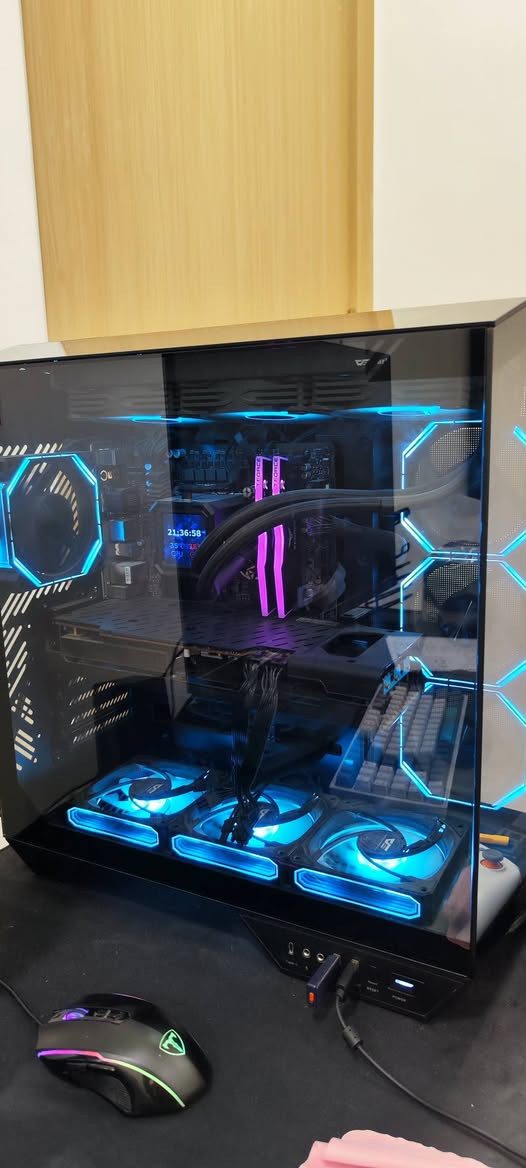 السلام عليكم قطع تجميعة للبيع
I5 13400f 
B760m
كومبو 350 
I5 13400f 
B760m
32gb ram 3600mhz ddr4
 كومبو مع الرامات 580 

Rx 6800xt 16gb amd
 600 الف

32gb ram 3600mhz ddr4
250 الف 
2tb m.2 3gen lexar
250 الف
Psu fsp 700w
70 الف 
Dv360s black (التبريد المائي ابو الشاشة)
130 الف 
Case darkflash dy470 مع الفانات 
واكو فان وحدة ما تشتغل 
140 الف
مكاني بغداد البياع 
***********
توصيل متوفر

