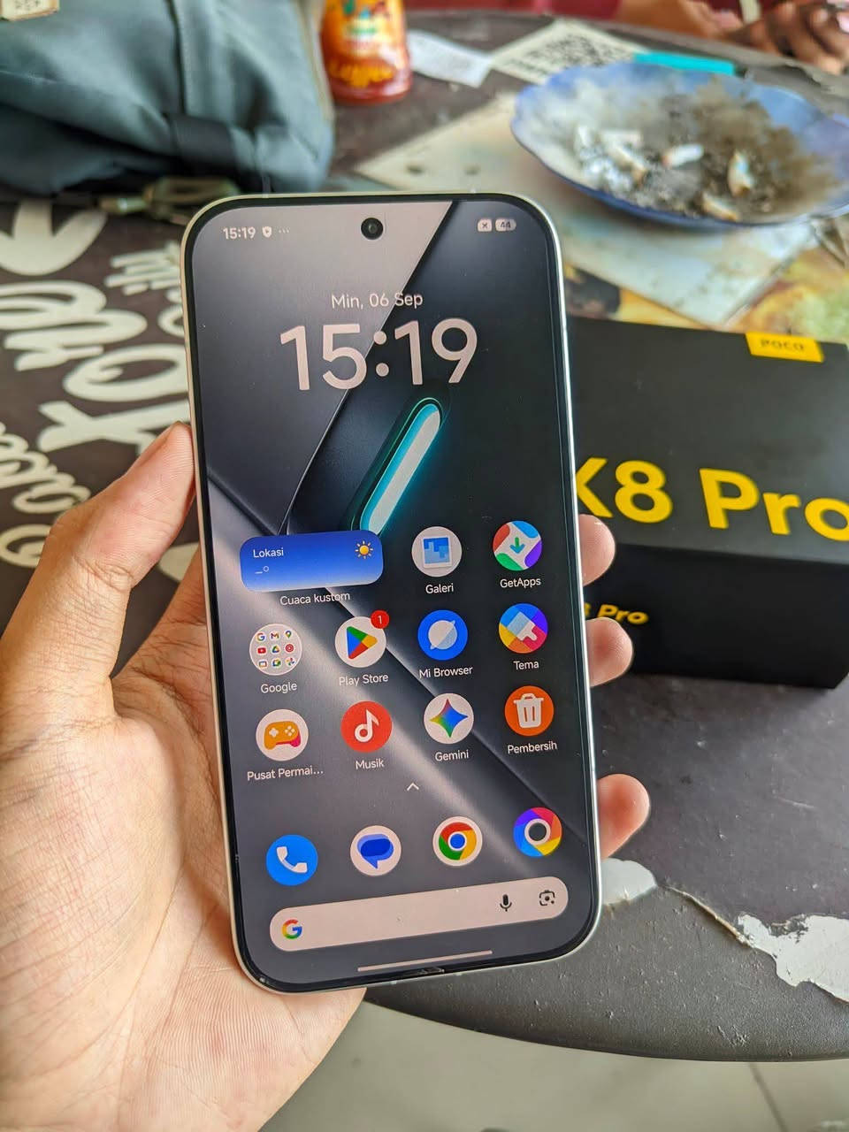 Poco x8pro 256
للبيع نظافة الجهاز 100٪ غراضة كامله العلبه و الشاحنه الاصليه 
السعر 450 قفل قفللل
مكاني المحمودية 
يتوفر توصيل 10 الاف مقدما 
لان اني لازم ادفع للشركة مقدما 
للتواصل خاص او 
واتس ***********
