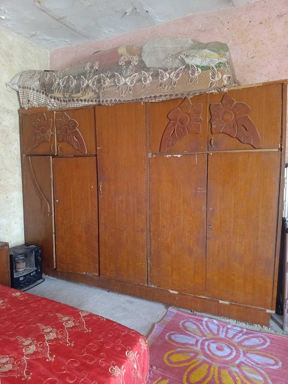 سلام عليكم الغرفه للبيع سعره 250 الف وبيه مجال الطيبين مستعجل على بيعته ماعندي توصيل عنواني بغداد سبع أقصور شارع أبو علي الشراي يخابر متواجد ماسنجر خاص وتساب او تصال *********** وهاذه رقمي ثاني ‏‪***********‬‏ فقط تصال
