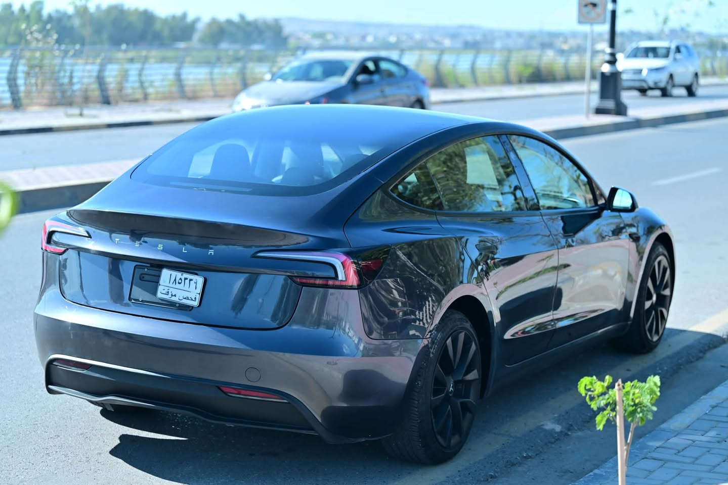 من رخصت الأدمن 
مستعجل عل بيع سعر مناسب جدا ✅
Tesla Model 3 Standard❇️
موديل 2024 الشكل الجديد 
(تك ماطور ستاندر ) 🩵
زيرو ماشيه 17 الف ميل 
حادث السيارة 
جاملغ امامي معدل ومصبوغ
والجاملغ الخلفي يسار معدل ومصبوغ 
ايرباك كشن +برده جهة يمين

تقطع بالشحنة 430 كم
• سقف بانوراما زجاج
• شاشة كبيرة اماميه + شاشة صغيره خلفيه
• كاميرا خلفية
• حساسات خلفية
• كاميرا امامية
• حساسات اماميه
• كاميرا جانبيه 

• تدفئه مقود وتبريد خلفيات واماميات
• كراسي كهرباء
• كراسي تدفئه +  تبريد 
• غرفة جلد مميزة لون أسود 
• رادار 
• رادار خلفي
• رادار جانبي
• مانع تصادم
• محدد مسار
• كاميرات عدد 8 
• حساسات جانبيه
• مثبت سرعة
• كاميرات محيطيه 360° 
• تحكم بالسياره عن طريق الشاشة

• نظام قيادة آلية Auto Pilot
• عداد ديجيتال
• اضائه على مدار السياره RGB
• نظام (RCTA) للتنبيه عند الرجوع للخلف
• نظام (RSA) لكشف لافتات السرعه للطريق
• نظام (PSC) الرادار الذكي لمنع الاصطدام 
• نظام (LTA) لتحديد المسار على الطريق

سياره فحص مؤقت يعني اي محافضه تترقم
السيارة اون لاين واخر تحديث لغة عربية 

💎 ســعــر ✅ ::  179ورقه وبيها مجال 

للاستفسار ***********
