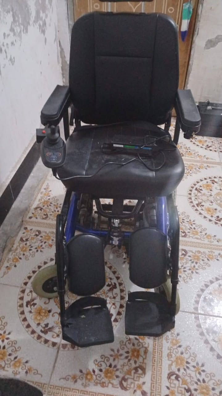 كرسي كهربائي للبيع للتواصل
***********
