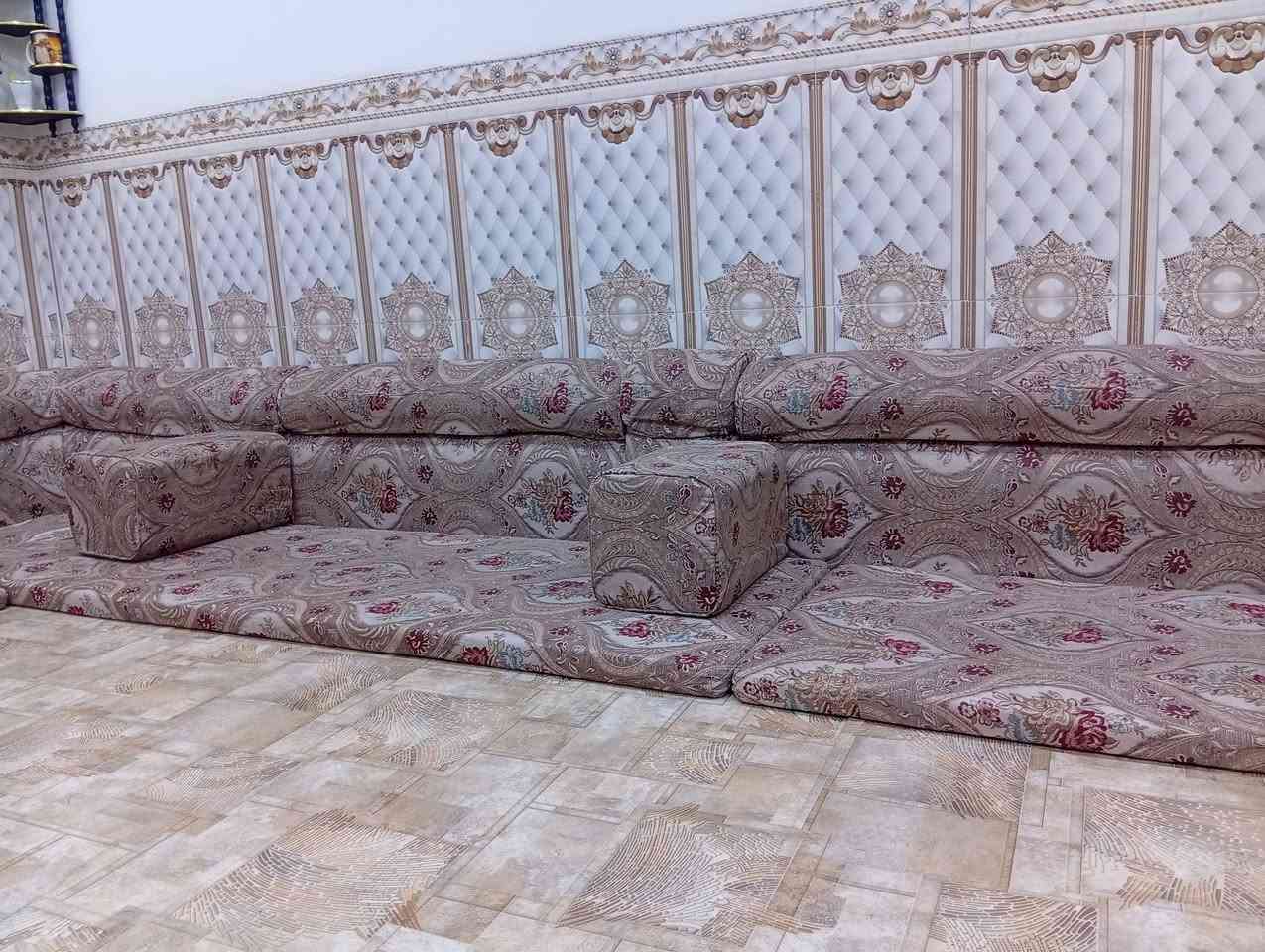 السلام عليكم جلسة عربية للبيع بحالة ممتازة جدا واستخدام قليل.
الحالة :مستعمل قليل / ونضيفة جداً .
الموقع: البصرة - الهارثة - گرمة علي.
السعر: 300 الف دينار وبيهن مجال للطيبين .

التواصل والاستفسار داخل تطبيق السوق المفتوح أو التواصل على هذا الرقم ***********
خادمكم محمد عبد
