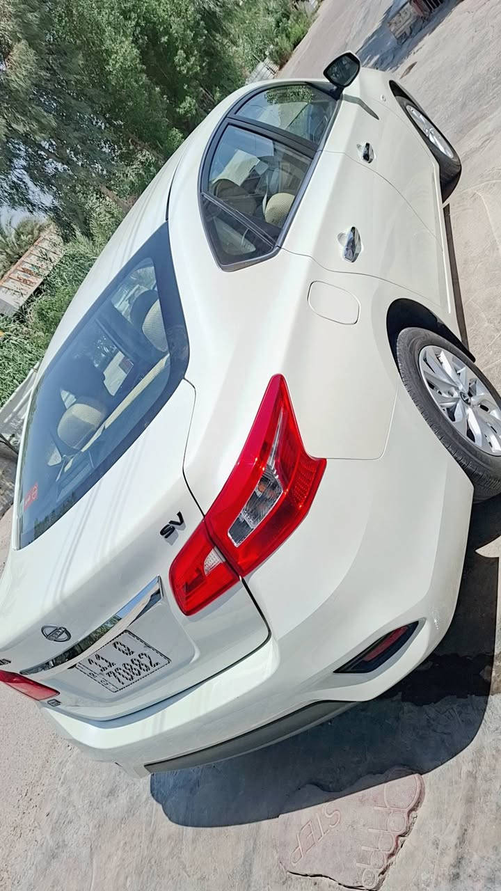 السلام عليكم شباب للبيع نيسان سنترا شركه السور موديل ٢٥  رقم بغداد  بيها سلايت داخل بيجي شاشه لكزز حجم كبير  السياره مدوشمه مقاعد ورضيات وصندوك السعر ٤٥ بيها مجال قليل مكاني التاجي ***********
