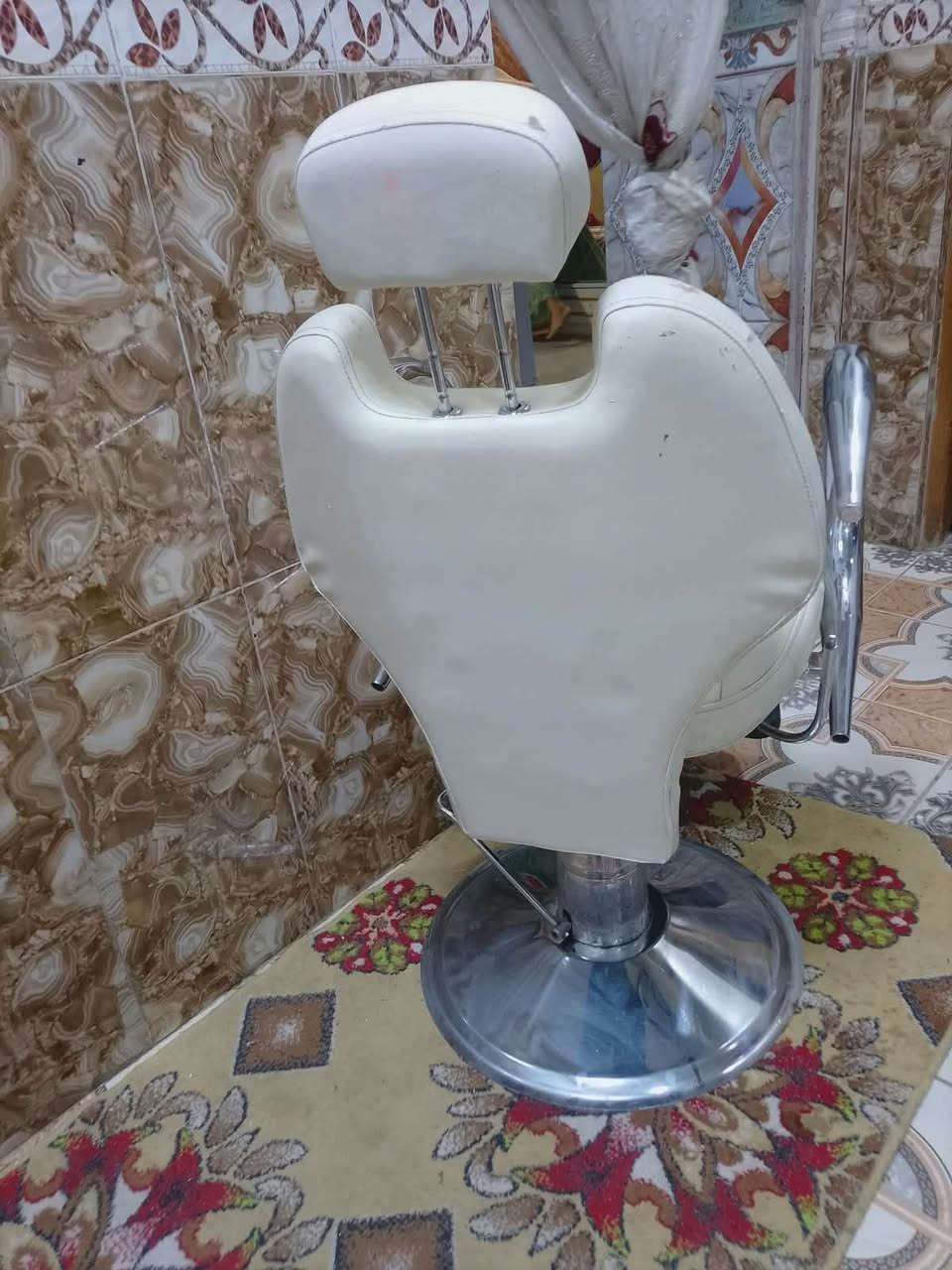 كرسي حلاقة • نضيف • البصره الحيانيه