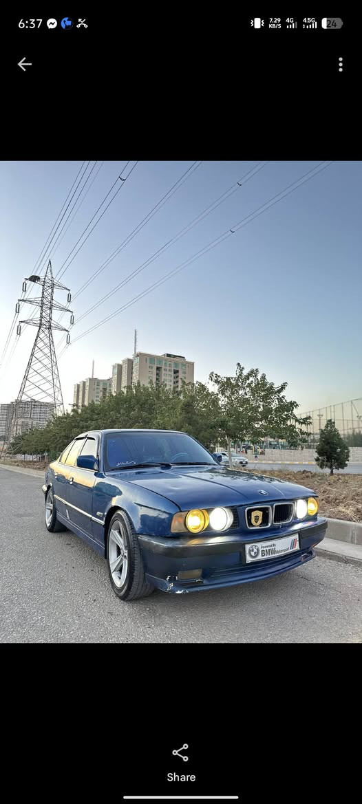 سەرەتا بەناوی خوای گەورە ماشاللە لەماڵی هەموو لایەک 
Bmw 520i  model 1993 
مەکینە 20 کەپس گێڕ عادیە  ماشاللە زۆر بەهەڵمەتە گێڕو مەکینەو ئەکسل و تەقەو ڕەقە بەشەرتی فەحسی فیتەر 
 سەیارەکە تا بڵێی جوانە دینارێک مەسرەفی تیا نیە سەیارەکە علوجە بەشەرتی ماڵی مەدەنی کارەبایی و ناوگێچ هەمووی ئیش ئەکات لایت زینۆنە 
 4 تایەو ویلی هامانی پاکی لەژێرە قفڵ مەرکەزیە  2 جام کارەبا شاشە ئایپاد فڵچە و هۆڕن لایت بەرزو نزم 
2 ڕۆژە ڕۆن و مەسفی گۆڕاوە  پێویست بە وەسفی زۆر ناکات قفڵ و کۆتایی 18 گەڵایە بۆ معامەلە تلفۆن مەکە شوێن سلێمانی
ئاڵوگۆڕ ئەکەم لەگەڵ ئۆپڵی ڤیکترای زۆر جوان 
*********** 
ئەدمین گیان♥️

نص مكتوب في الصور:
- 6:38 2.12 KB/s 4G 45G 24 Share 520i