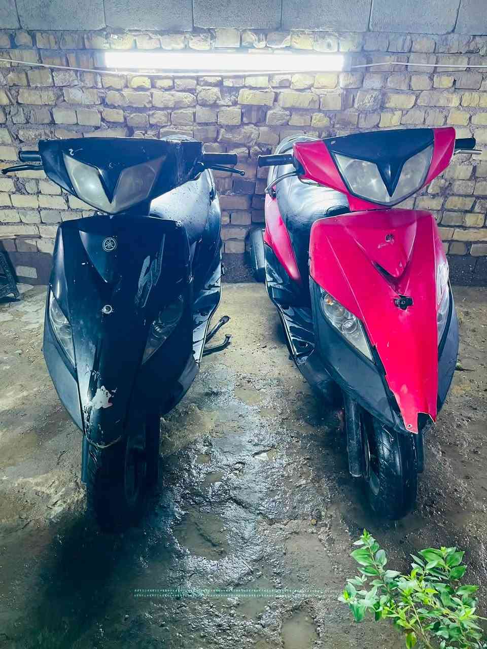 سلام عليكم عندي دراجه ثعلب. للبيع سرعه 140 دراجه شغاله حلوه مكينتها ناعمه كفراتها كامله ختم واحد 
مكاني بغداد
رقم الهاتف0️⃣7️⃣7️⃣2️⃣5️⃣9️⃣7️⃣4️⃣9️⃣6️⃣4️⃣
