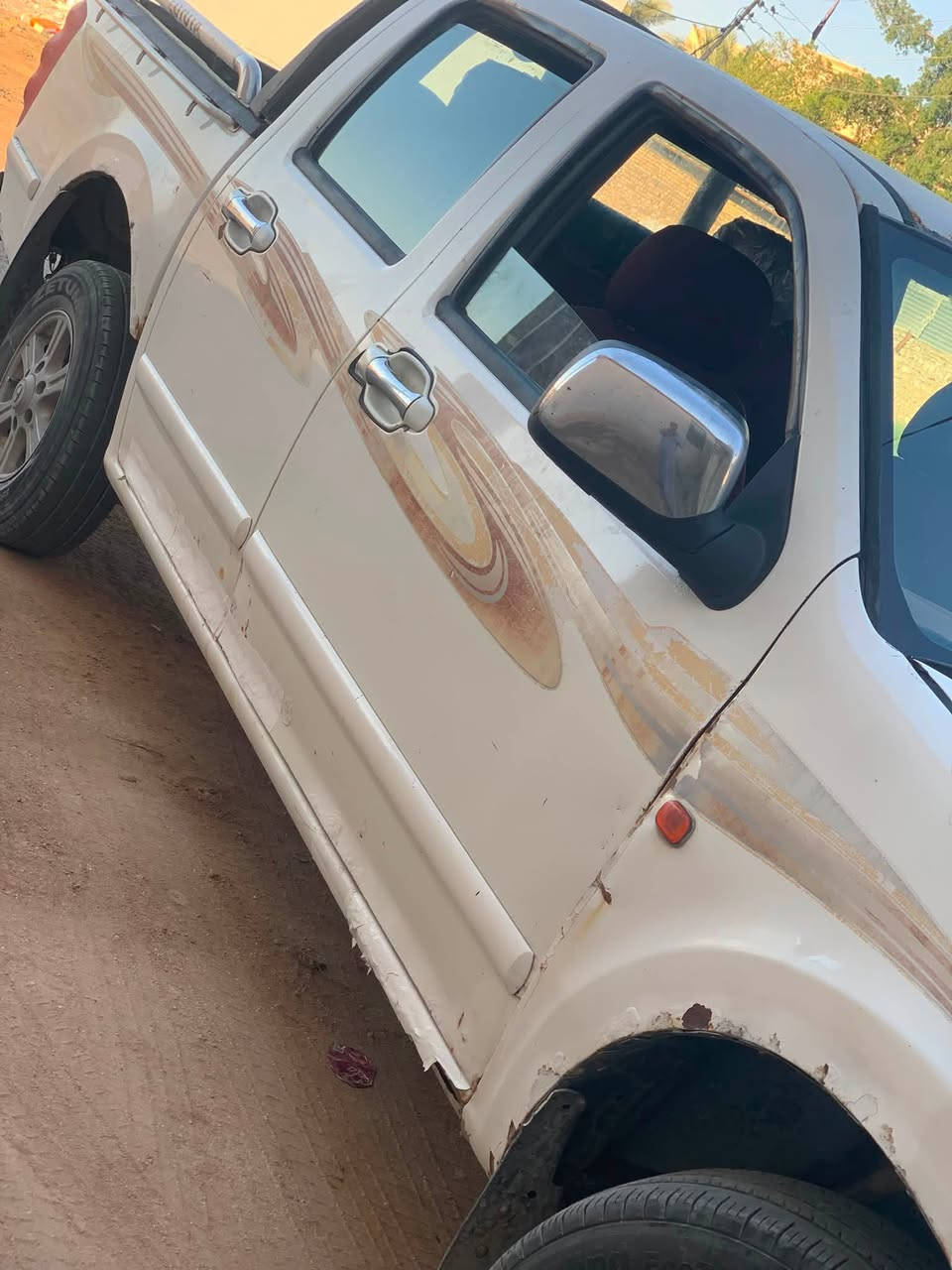 للبيع كريت ٢٠١٣ رقم ذ ي قار بسمي مجدده ٢٨ مابيها اي نقص جاهزه من كلشي كير محرك شرط لاستفسار ***********
