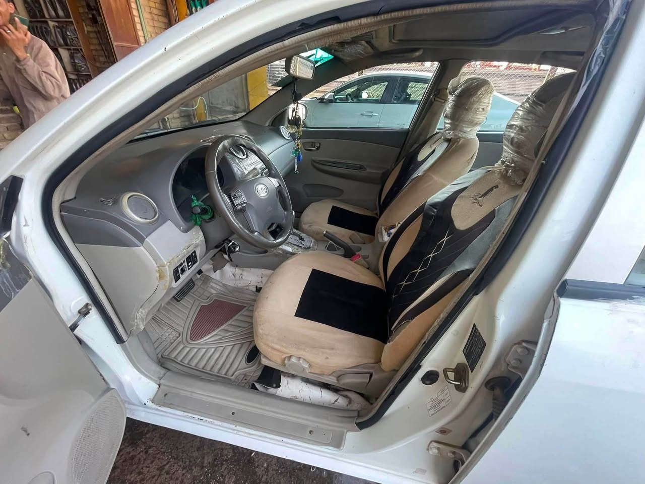 سلام عليكم اعادة النشر  BYD 2013 G3  رقم ميسان راعيهه موجود يمي عنواني ميسان العمارة   سنويه 2027   فتحه  سقف شغاله السيارة تشغيل بصمه ابواب بصمه حساسات شغاله  محرك جيد كير  مرات يبوش +وين ما تريد اطلع بيهه تبريد من اشتريتهه عاطل   عليهه غرامات 500الف ينزلن من سعرهه 32 وبيهه مجال والشراي بي خير ويدلل  رقمي ***********
