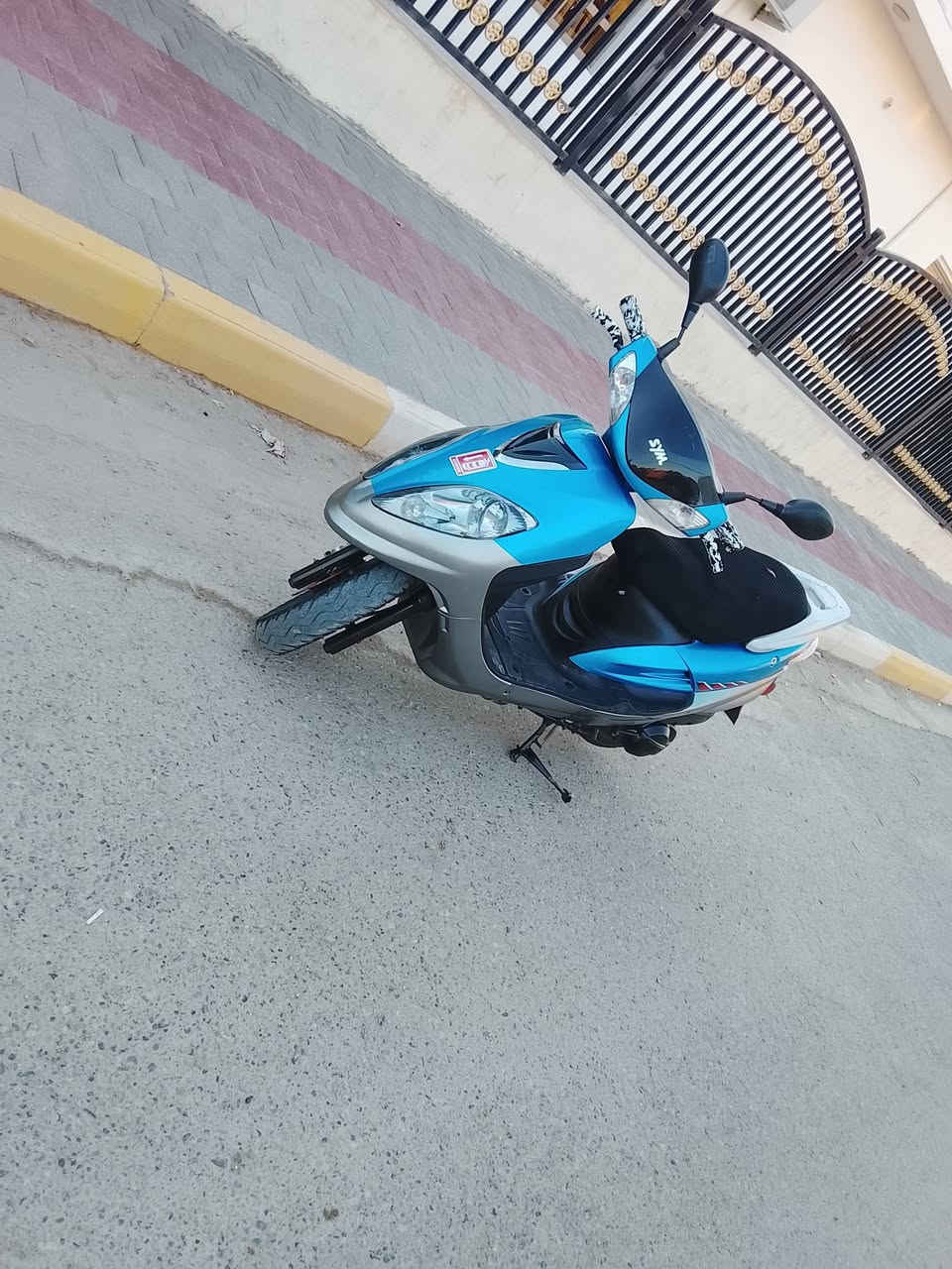 يا اللّه 
للبيع دراجة سايم ابو عيون موديل 2020 محرك نظيف كهربائيات سلف هندر كله شغال السعر 550 وبي مجال بسيط العنوان الرمادي التواصل على الرقم ***********

