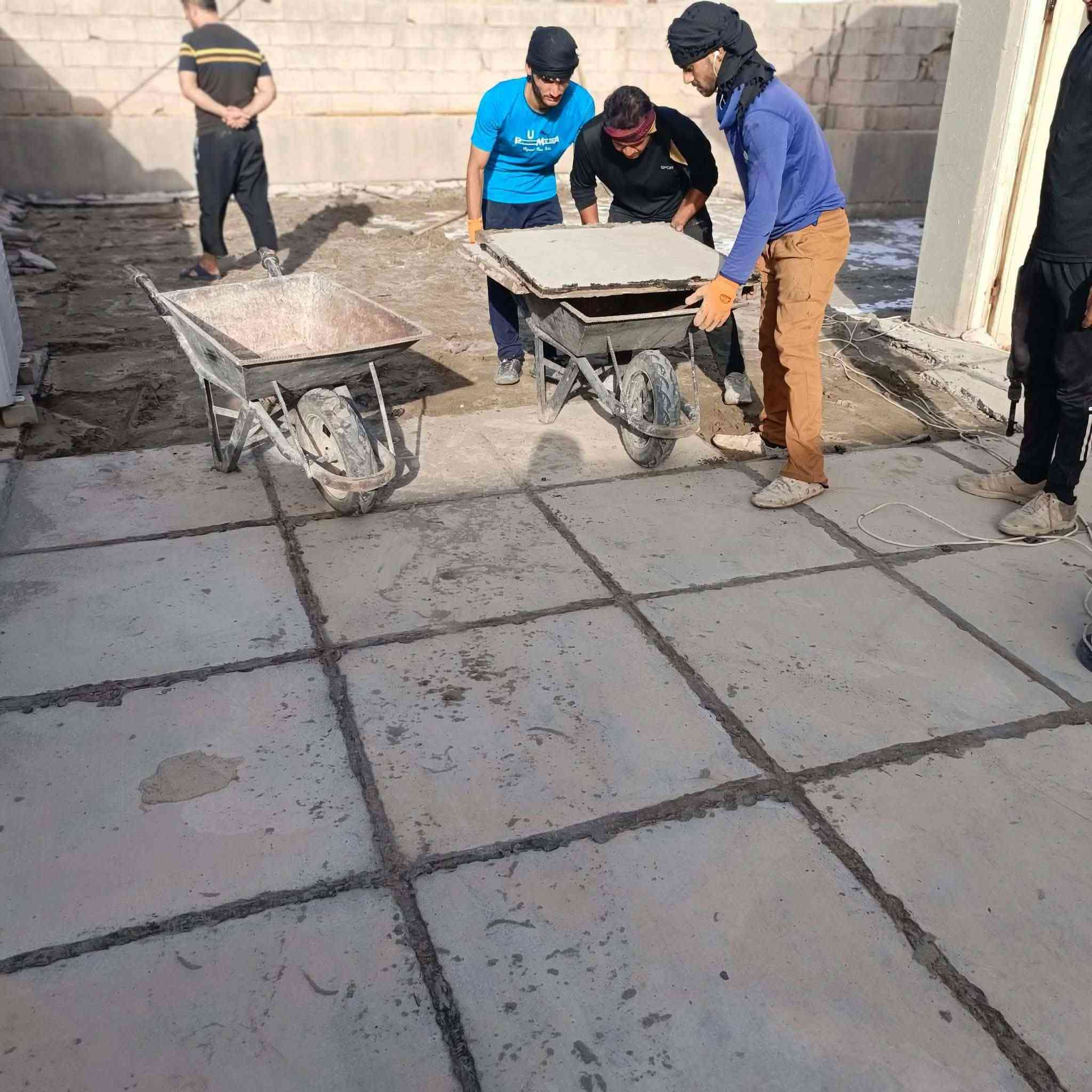 سلام عليكم  / يوجد كادر عمل جاهز  تصعيد مواد  / تنضيف بيوت  / تفليش  / تكشيط  / دفن نهري  / شقلنه ليل ونهار  / وماعليك بكلشي تاخذ شقل جاهز مني  / ومعداتنه جاهز وسياره تجيك للبيت ماعليك بس اتصال بل رقم /***********
