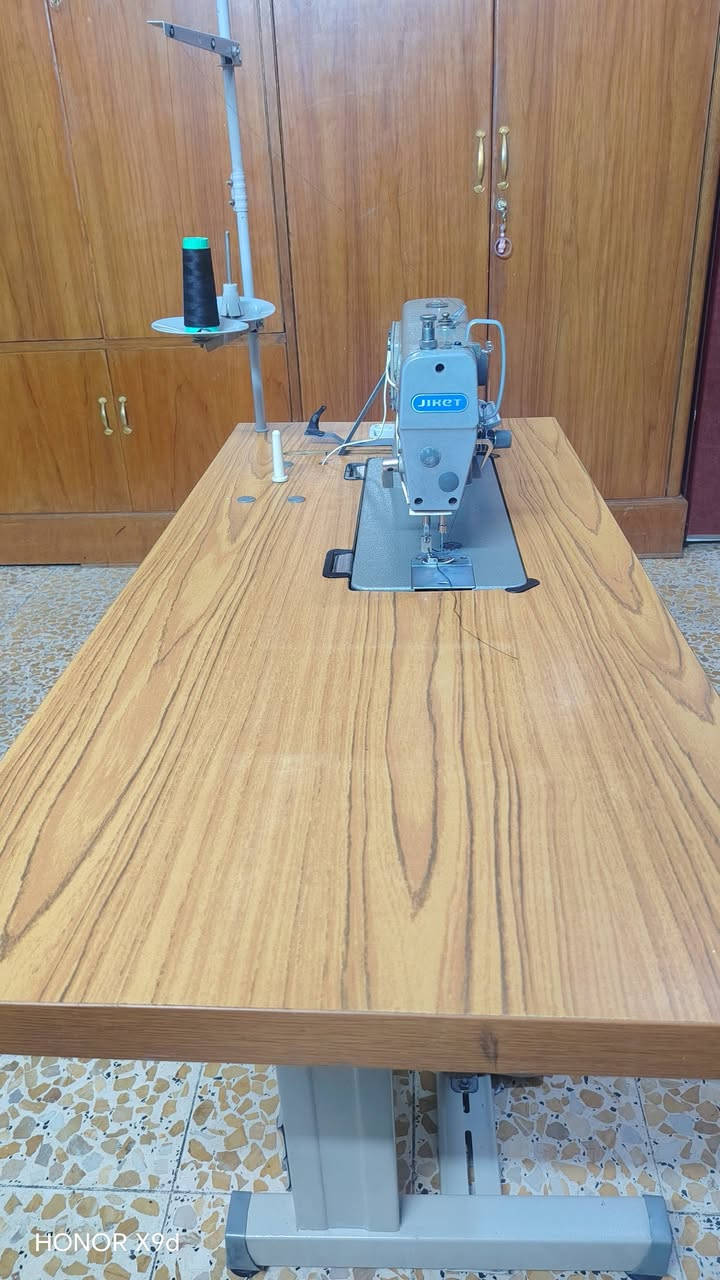 السلام عليكم
مكينة خياطة ماركة جاكيته المعروفه المكينة جديده ٩٧ % نظافة أم الماطور الجبير السعر ٢٢٥ مكاني البلديات
***********

نص مكتوب في الصور:
- HONOR X9d