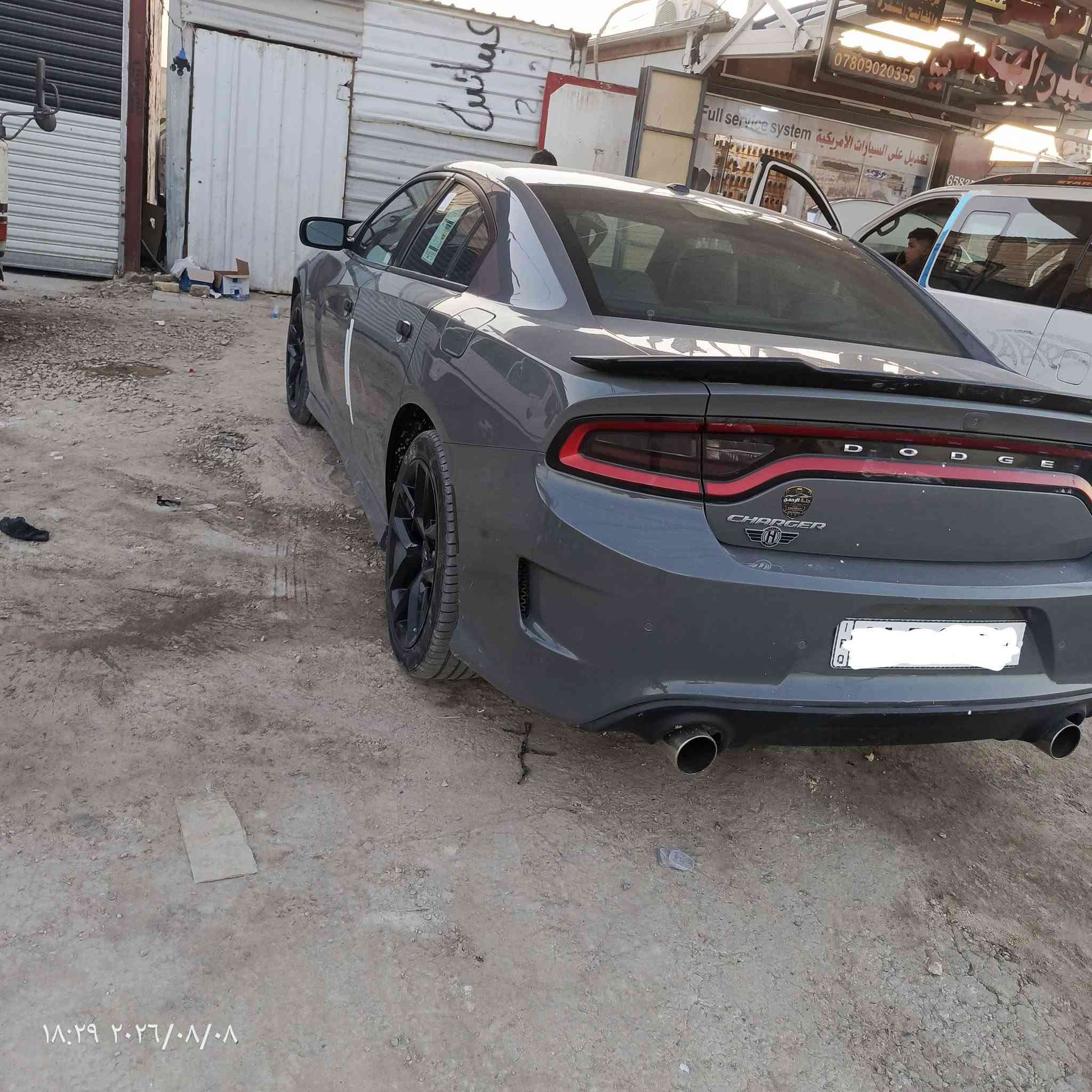 السلام عليكم جارجر موديل 2019 وارد امريكي حادثها 3قطع  لو اسمنتي أصل رقم بغداد بسمي مواصفات SXT محدثه GT كامل السياره فتحه داخل جلد كشنات حضن كهرباء+ تدفئه 4 كشنات ستيرن تدفئه شاشه وسط خزن ميموري كير محرك تبريد حداديه تخم تاير سياره جاهزه مكاني بابل الهاشميه السعر 190 او بيها مجال رقم التلفون ***********
