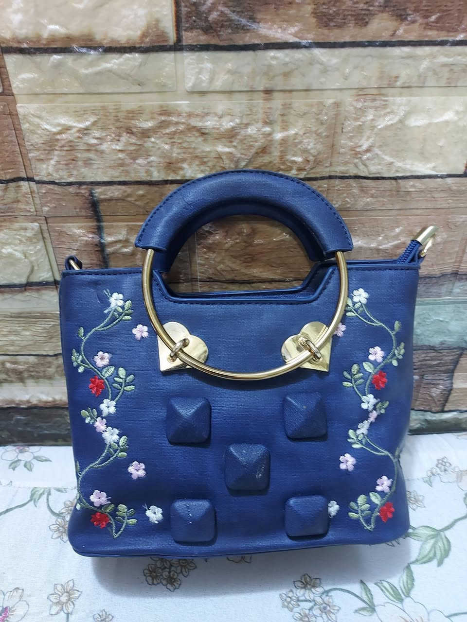 نسائية • جديدة • جملة ومفرد
