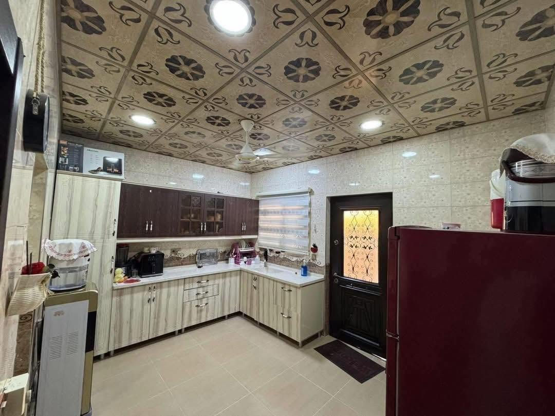 🎬 اعلان رقم ( 20  ) 
———————————
🏡📐  دار للبيع ( 200م ) الواجهة ( 10م )
———————————
#موقع_العقار 📍: كركوك - واحد آذار - مجمع كركوك كروب ستي - خلف مطعم صمد - على حديقة   
———————————
طابق واحد : غرفتين نوم + مطبخ + صحيات + استقبال + كراج + هول + بيتونة
———————————
للاستفسار اتصال ع رقم 📞
***********
