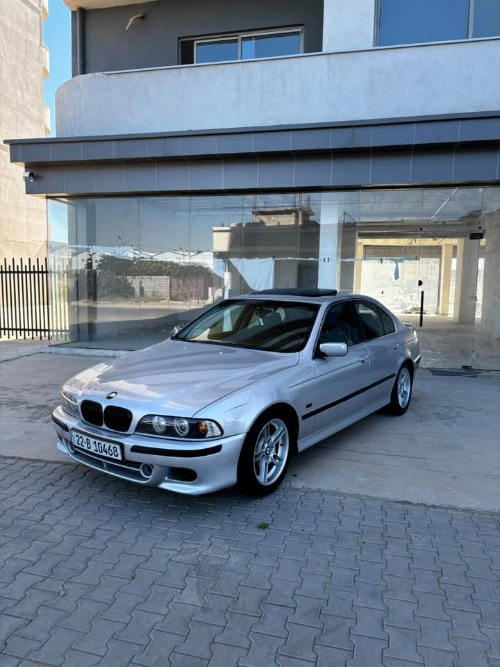 سلام عليكم بي ام صقر للبيع سعر106 وبي مجال واتساب ***********
موديل 2002 حجم 525 دبل فانوس كير محرك شرط
رقم اربيل تحويل ثاني يوم 
كير 3 وضعيات 
فتحة سقف 
تبريد ثلج 
كشنات تدفئة
بي نضام بردة ابواب 5 قطعة بلادي خلفي كهربائي 
تلفون بلادي موجود
صدر امامي خلفي جديد 
دعاميات m
دركة m
سيارة جديدة بمعنة كلمة
