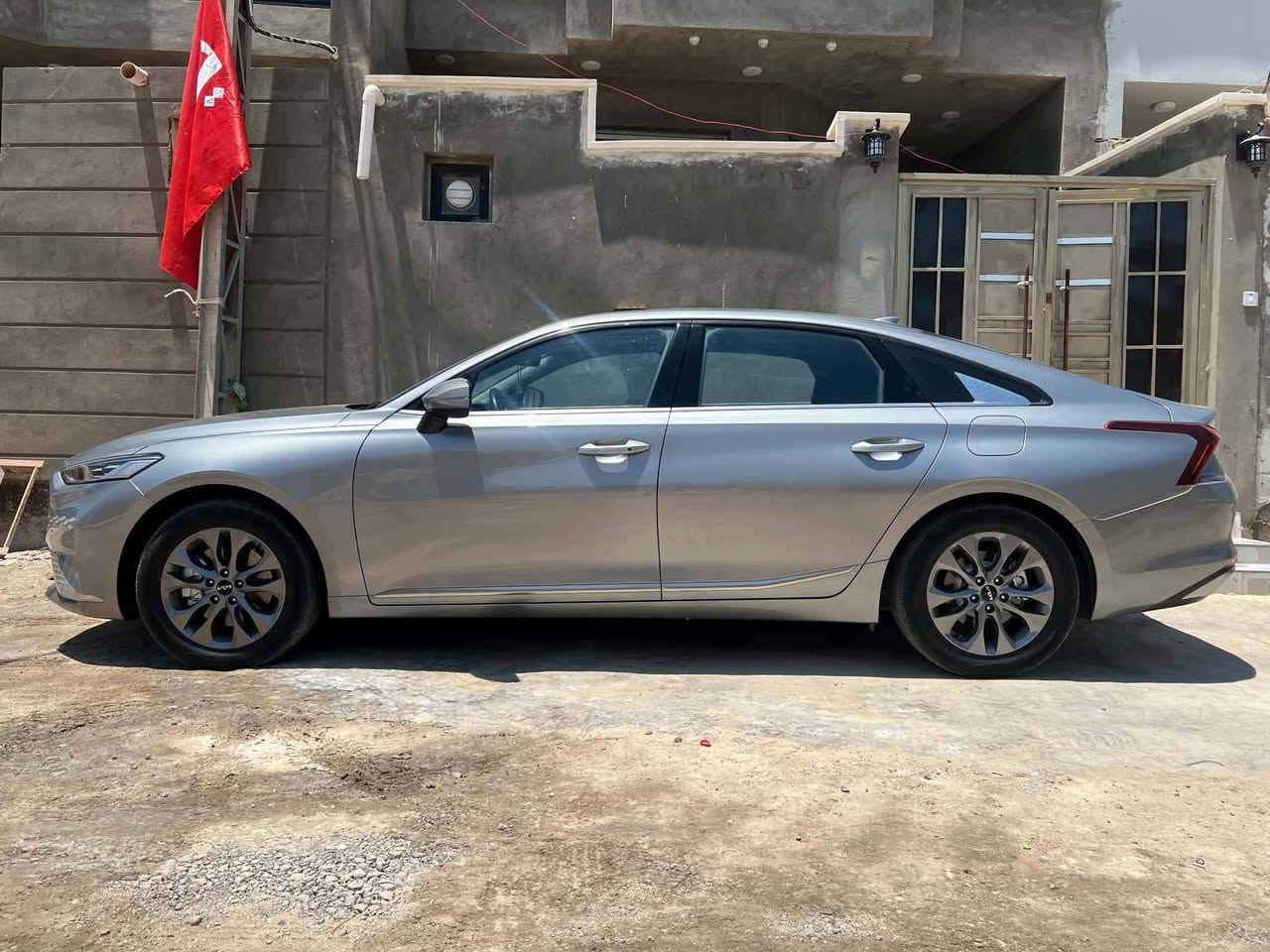 السلام عليكم
كي ٨ موديل ٢٤ كفاله عامه حتى من البارد وسونار بيه
فول مواصفات معروفه ٦ سلندر غاز بلاد 
رقم قادسيه شهداء بعدله سنه واربع أشهر ينفك حجزه
مكانه ديوانيه
١٨٥ وبيه مجال
***********
