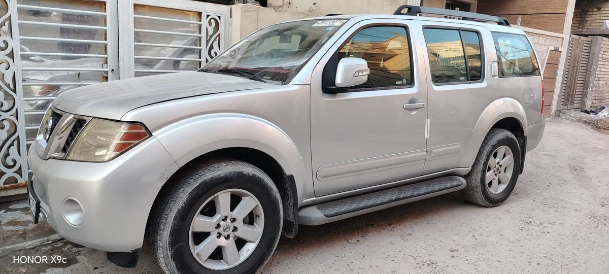 نيسان بافندر للبيع موديل ٩ محرك مفتوح بيها صفحة صبغ سعر ٦٥ وبيها مجال الرقم ***********

نص مكتوب في الصور:
- HONOR X9c