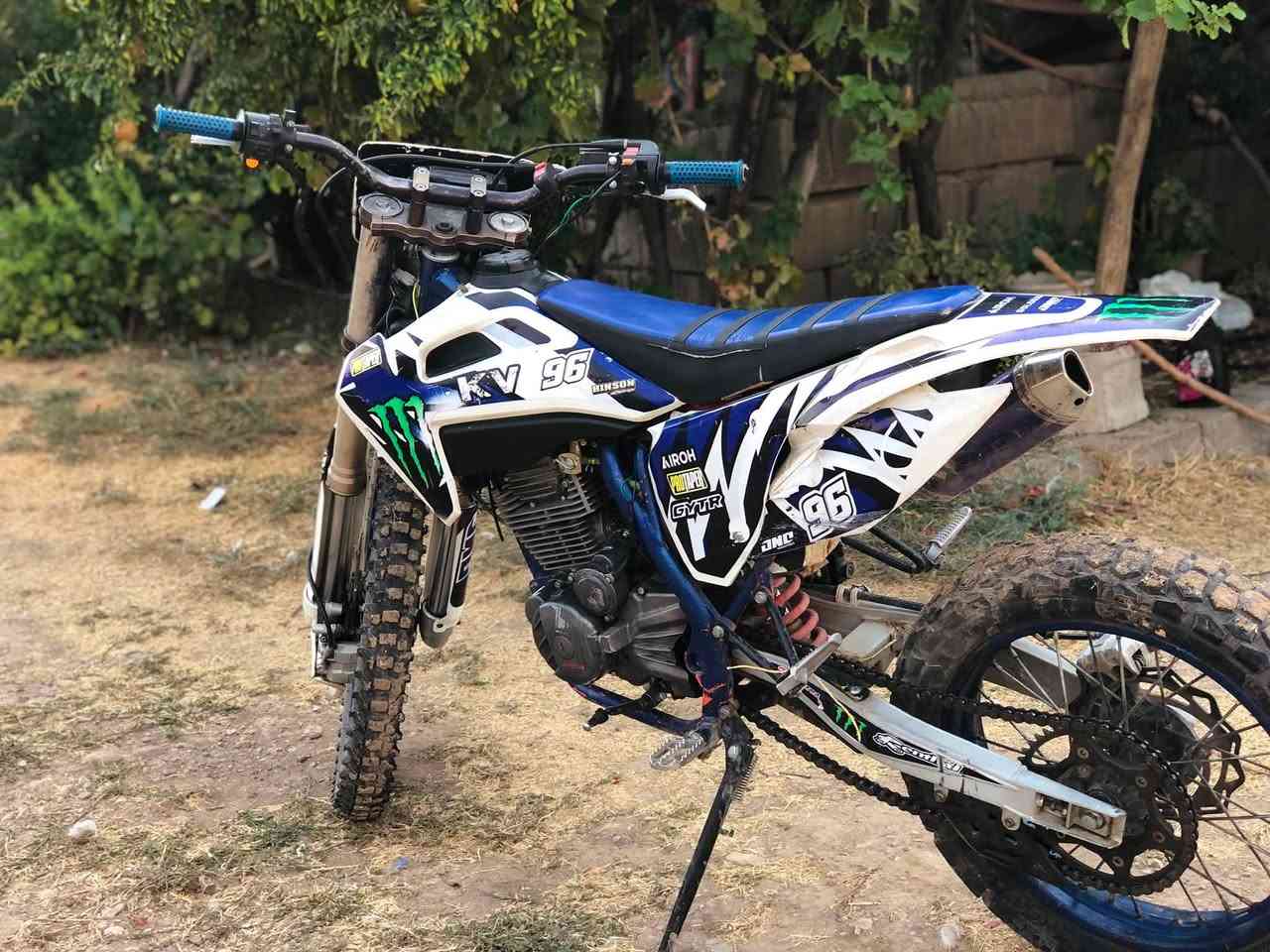 سەرەتا بەناوی خوای گەورە ئەم ماتۆڕەم هەیە بۆ فرۆشتن CRX250 مۆدێل 2023 ماتۆڕەکە لاشەو شانسیو شتی جوانەو ڕێکە تەقیوی نیە مەکینەشی بەشەرتی ئەوەی قوەتی یەک ٣٠٠هەبێ هەتا بڵێ بەقەوەتە سلفی ئیشناکات ئیتر ماباقی بەشەرت گۆڕنەوەشەکەم لەگەڵ شتێک بەدڵم بێ لەدەوری سلێمانیم  ڕەقەم ***********
