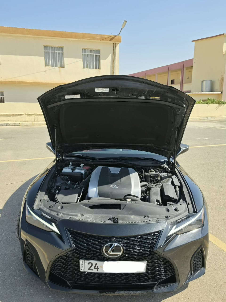 🔱lexus is 350 2023 fsport F1🔱
انظف و اجمل is بكلل عراق 
سيارة جديدة بحالة شركة 
ماشية ١٣ الف ميل 
فول مواصفات 
٥ كاميرات 
رادار360 
حساسات 360 داخل احمر
لون اسود كرستالي ملكي 
سيارة دفع خلفي 
شاشة جبيرة كراسي ميموري(خزن) و هيتر و تبريد 
ستيرن هيتر 
الي يعرف بلis يعرف شنو f1 
ليد داخلي ليلي خفي 
حادث سيارة موضح بصورة بيهة نص جاملغ 
بدون قطرة دواخل بدون ابرباك 
سيارة بحالة شركة جديده كلش 
عليها تايرات خلفيه سايلنت بدون صوت من ماركت اوتاني اصلي
وسياره عليها مرايات اصليه كاربون فايبر وا يدات نيكل اصلي 
***********
سياره طالب بيها 3.55 وبيها مجال الي من صدق يعشق شي اسمه ارنوبه 🖤🇯🇵
