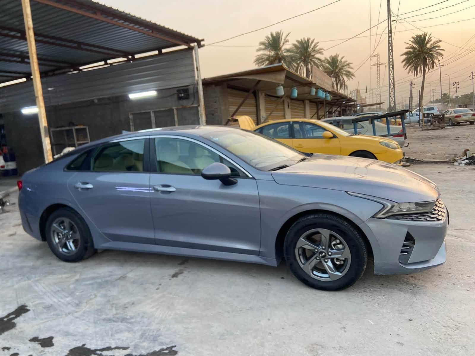 يالله سلام عليكم 
كي فايف k5
رقم بغداد 
ضرر بسيط جداً
بنيد صبغ 
وبارد بل جاملغ خلفي 
بدون دواخل كير محرك 
كفاله 
بسمنه 
جاهزه من كلشي 
للتواصل 

***********
السعر ب 138 وبيها مجال حك الجيه
