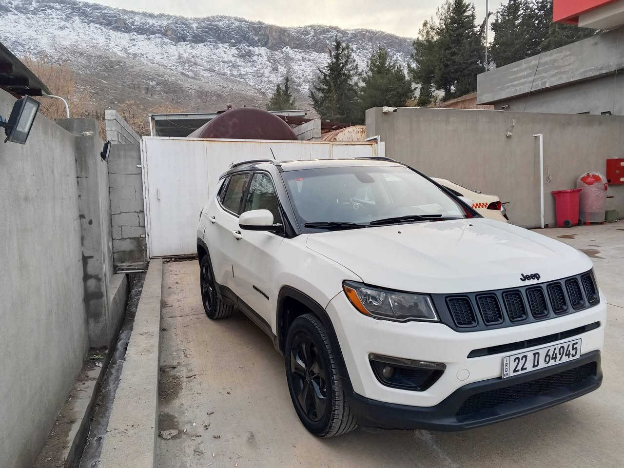 السلام عليكم
جيب كومباس 2019 
محرك 2400
كلين تايتل ( ماعدى شویە چاملغ بدون دواخل)
فول مواصفات ما عدى الفتحة ( Latitide )
بصمة 
تشغيل عن بعد
تدفئة كشنات + ستيرن
تبريد قطعتين
فور ويل ( 4W )
اربع وضعيات قيادة
مثبت سرعة
مانع انزلاق 
كشنات جلد
تحكم ستيرن جهتين
اضواء ترحيب
السعر 133 وبيها مجال بسيط 
للاستفسار ***********
مكانها اربیل / شقلاوە
