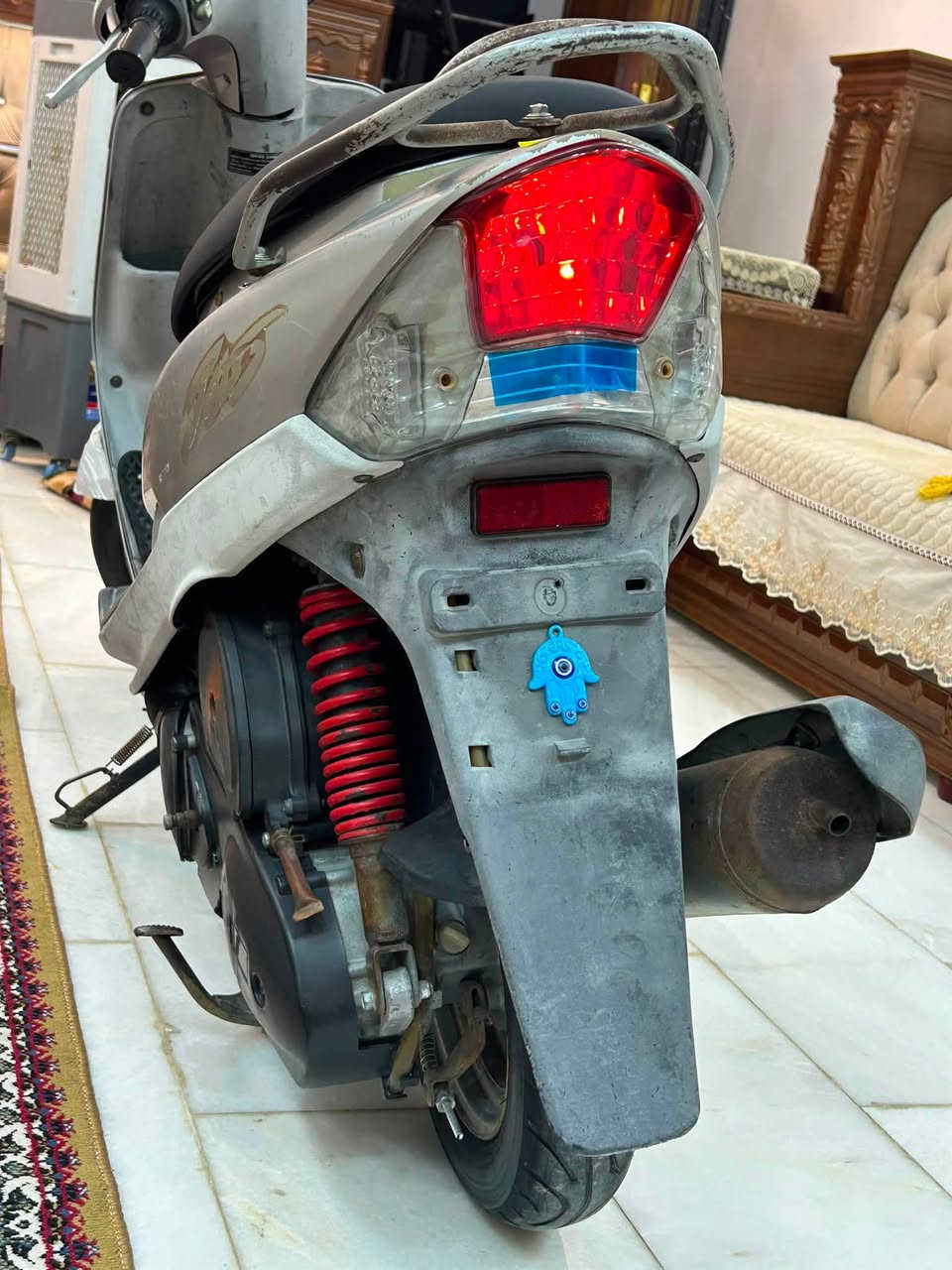 سلام عليكم اعاده نشر بسبب الوعود الكاذبه دراجه مكفوله محرك وكهربائيات والنظافه كدامك *********** بس الشراي ايخابر مكان الدراجه حله حي الجزائر
