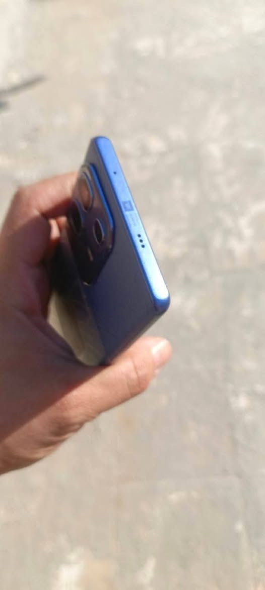 جهاز استعمال خفيف  وتركته زلغ مابي جديد بعده 
حتى لاسق الشاشه الاصلي مال الشركه موجو بي 
اسمه انفنكس نوت 50s فايف جي
شاشة منحنيه مارغبته 
فقط جهاز
توصيل ماعندي 
للبيع مكاني بغداد سعر 250..بي مجال بسيط
*********** راسلني وات ساب وادلل
